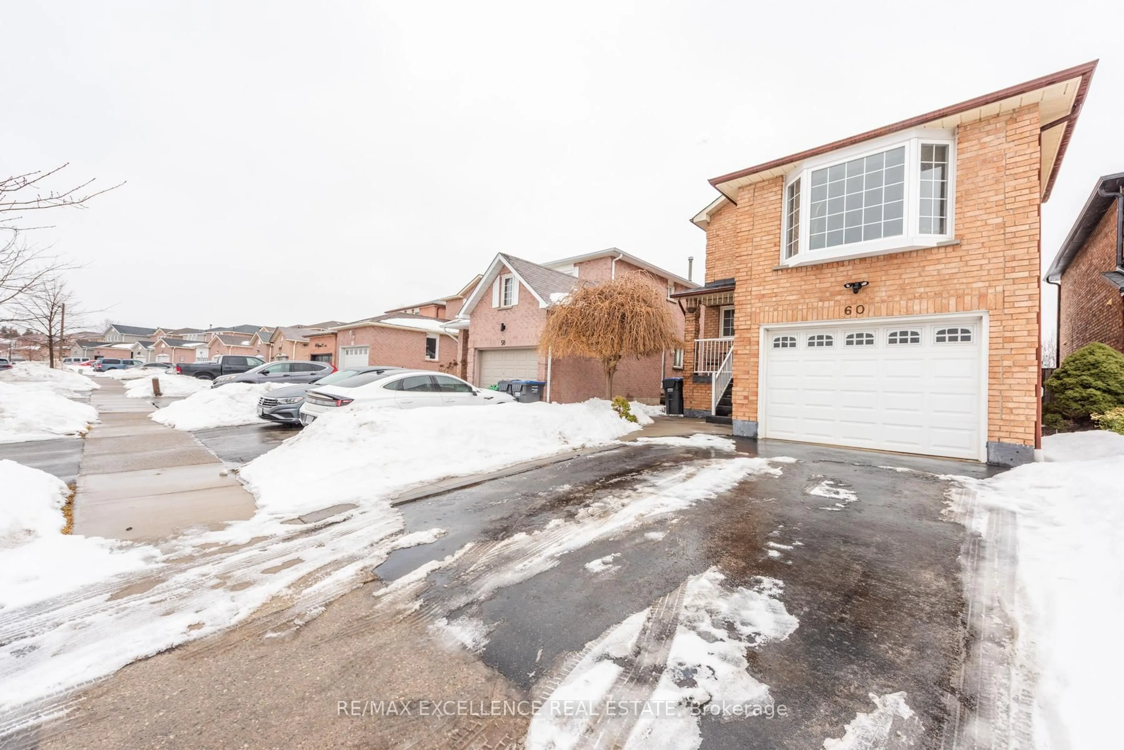 A pic from outside/outdoor area/front of a property/back of a property/a pic from drone, street for 60 Kesteven Cres, Brampton Ontario L6W 4E5