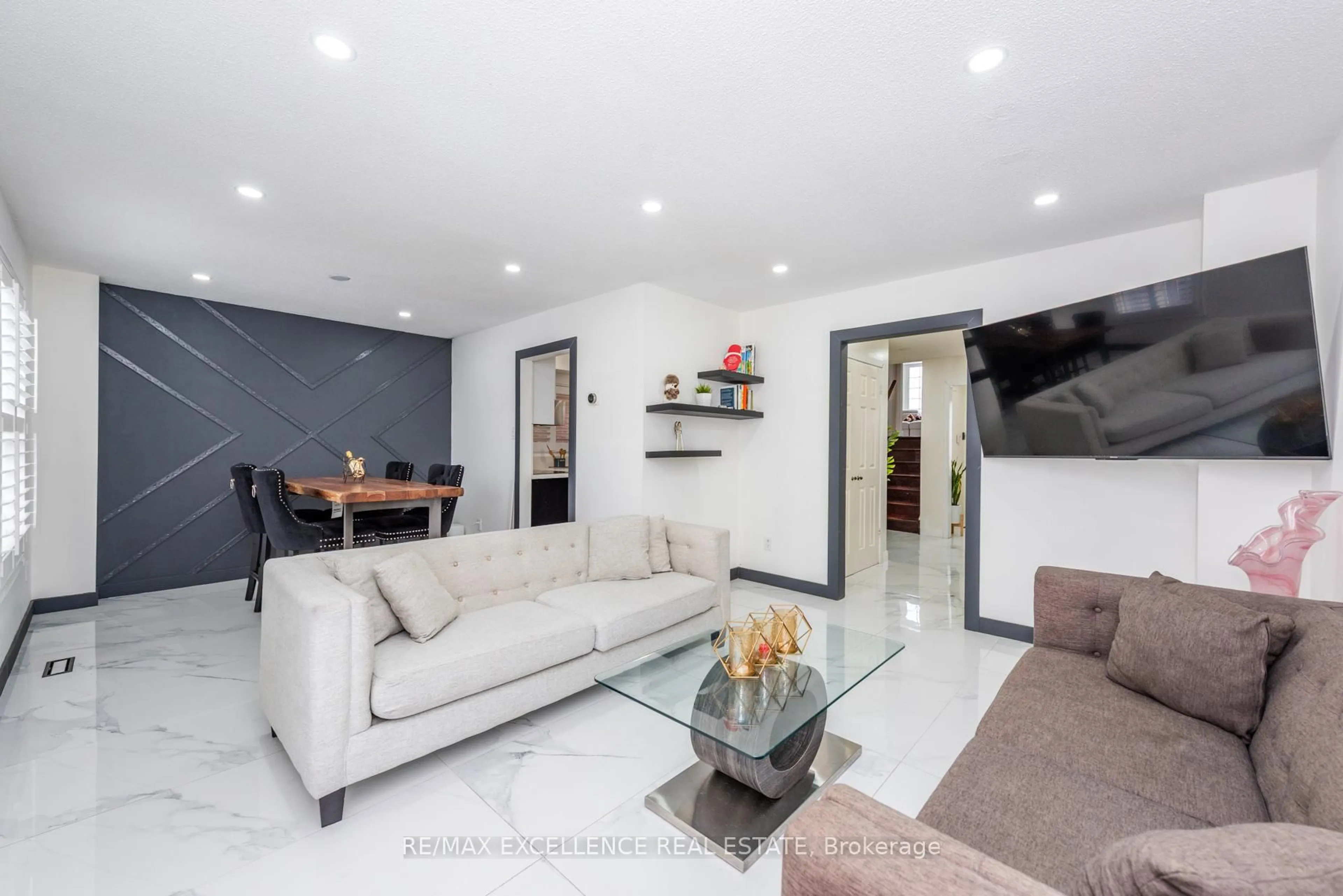 Living room with furniture, unknown for 60 Kesteven Cres, Brampton Ontario L6W 4E5