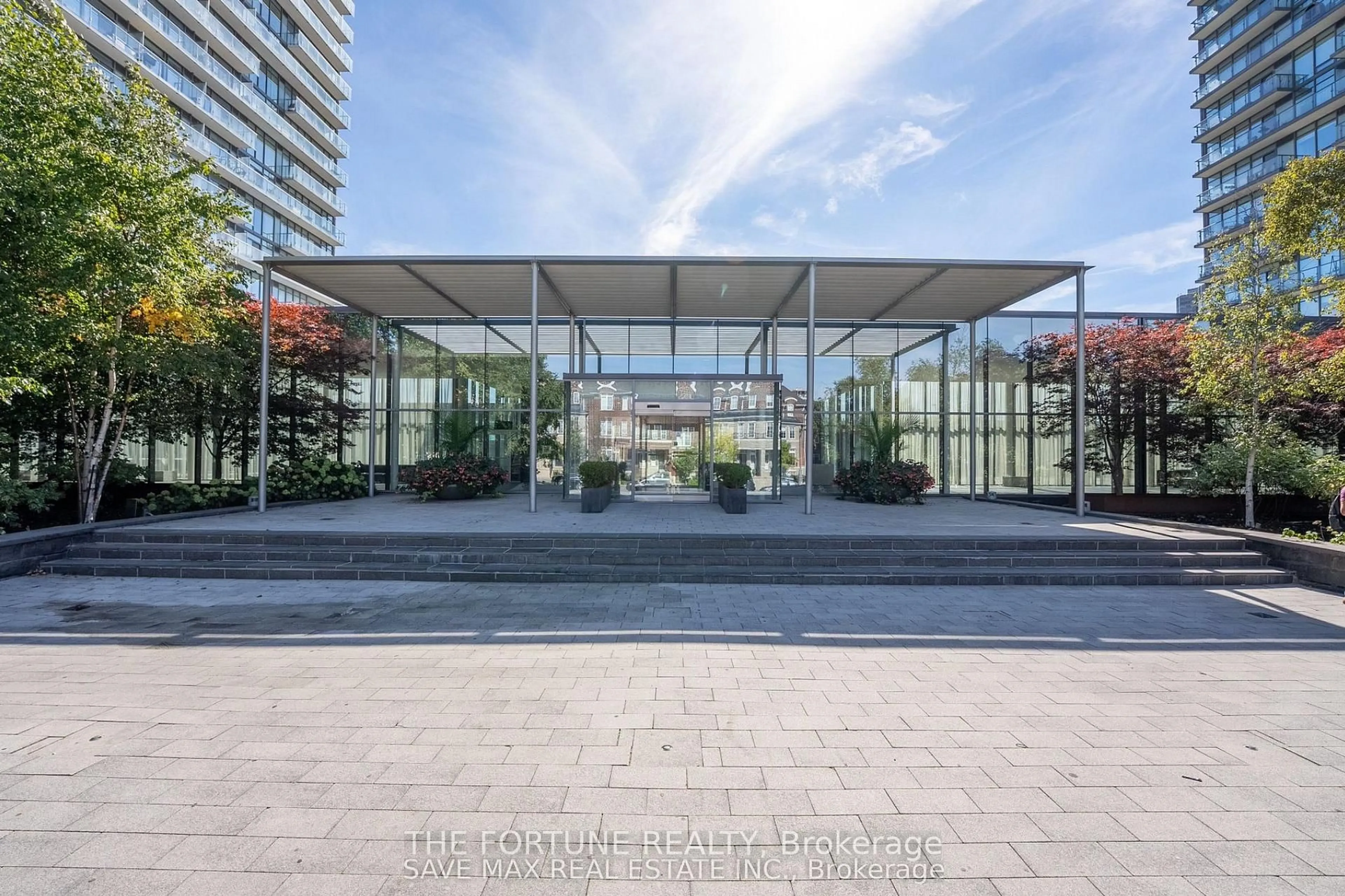 Indoor foyer for 103 The Queensway #1712, Toronto Ontario M6S 5B3
