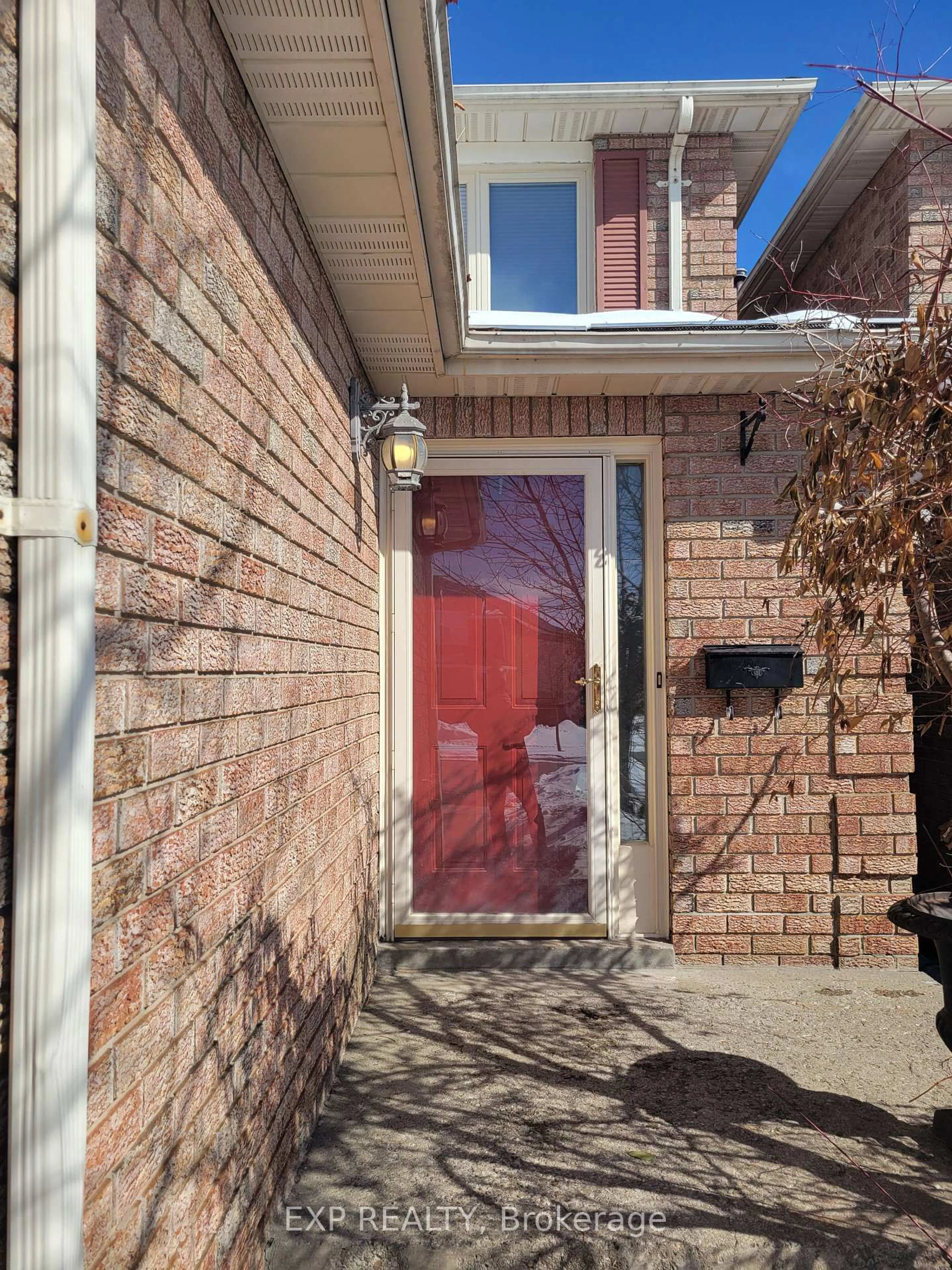 Home with brick exterior material, street for 1104 Sawgrass Cres, Mississauga Ontario L5C 3V4