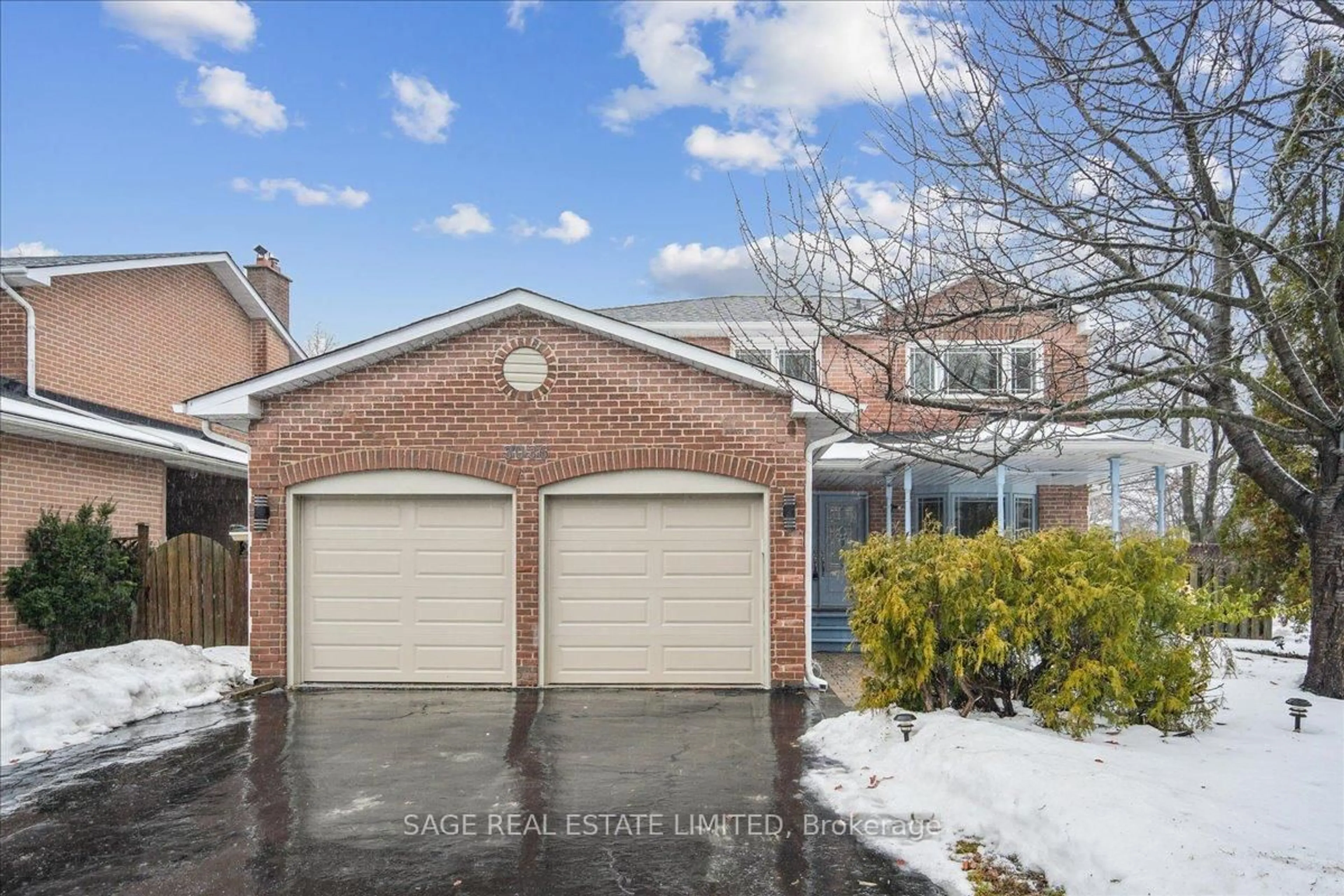 Home with brick exterior material, street for 3036 Swansea Dr, Oakville Ontario L6L 6H9