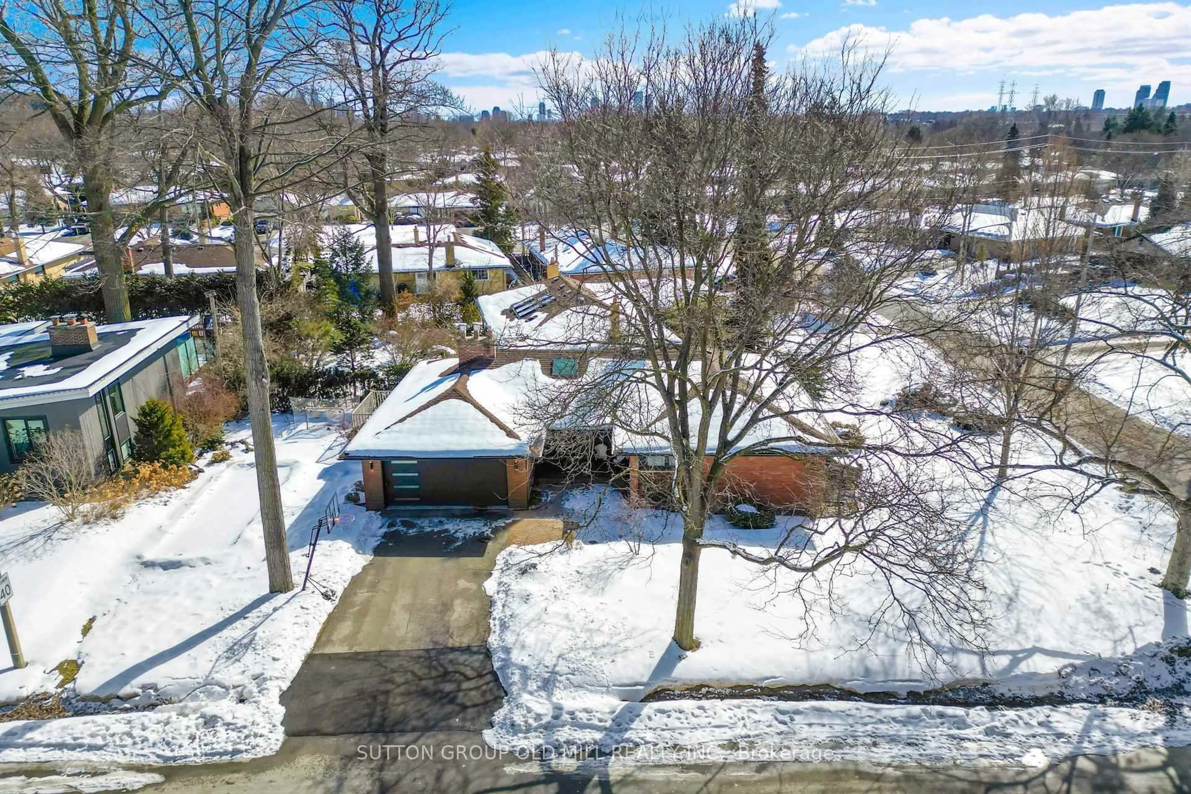 A pic from outside/outdoor area/front of a property/back of a property/a pic from drone, street for 1 Farningham Cres, Toronto Ontario M9B 3B4