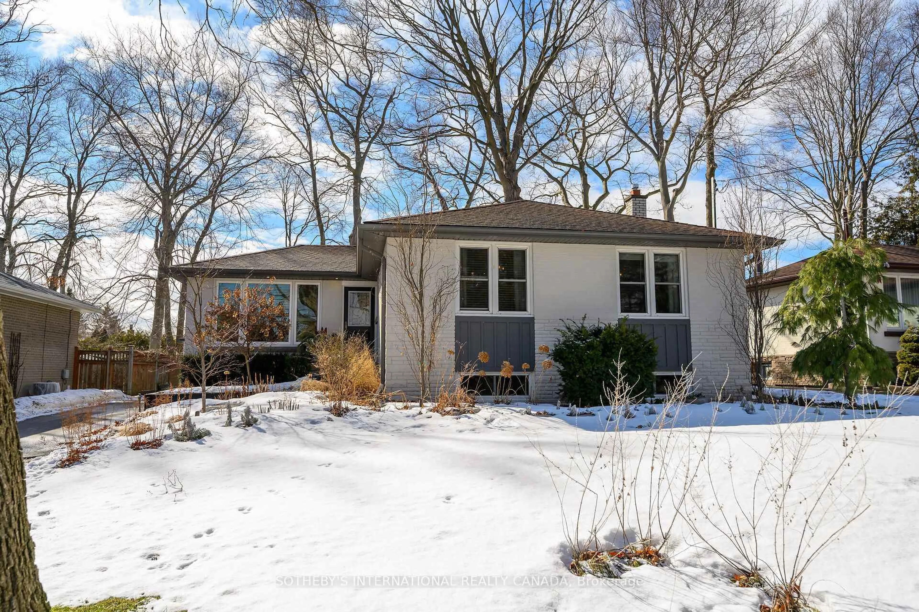 Home with vinyl exterior material, street for 280 Sabel St, Oakville Ontario L6L 3V7