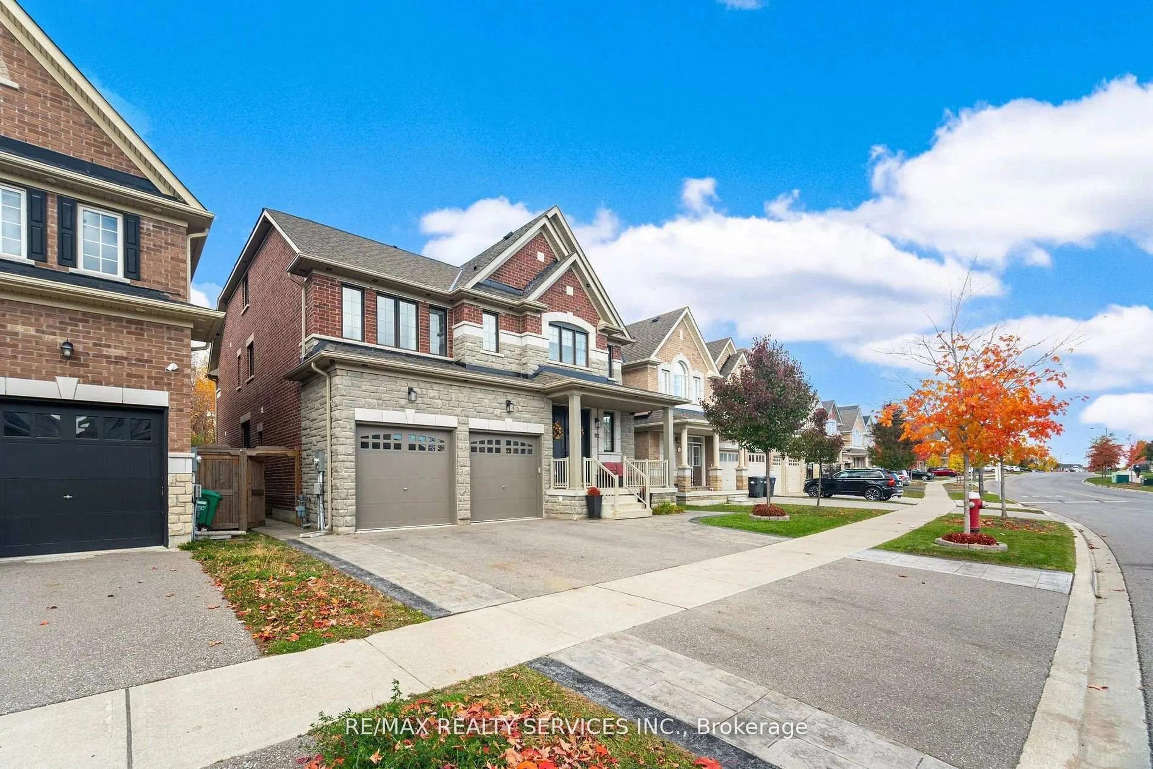 Home with brick exterior material, street for 112 Newhouse Blvd, Caledon Ontario L7C 4E1