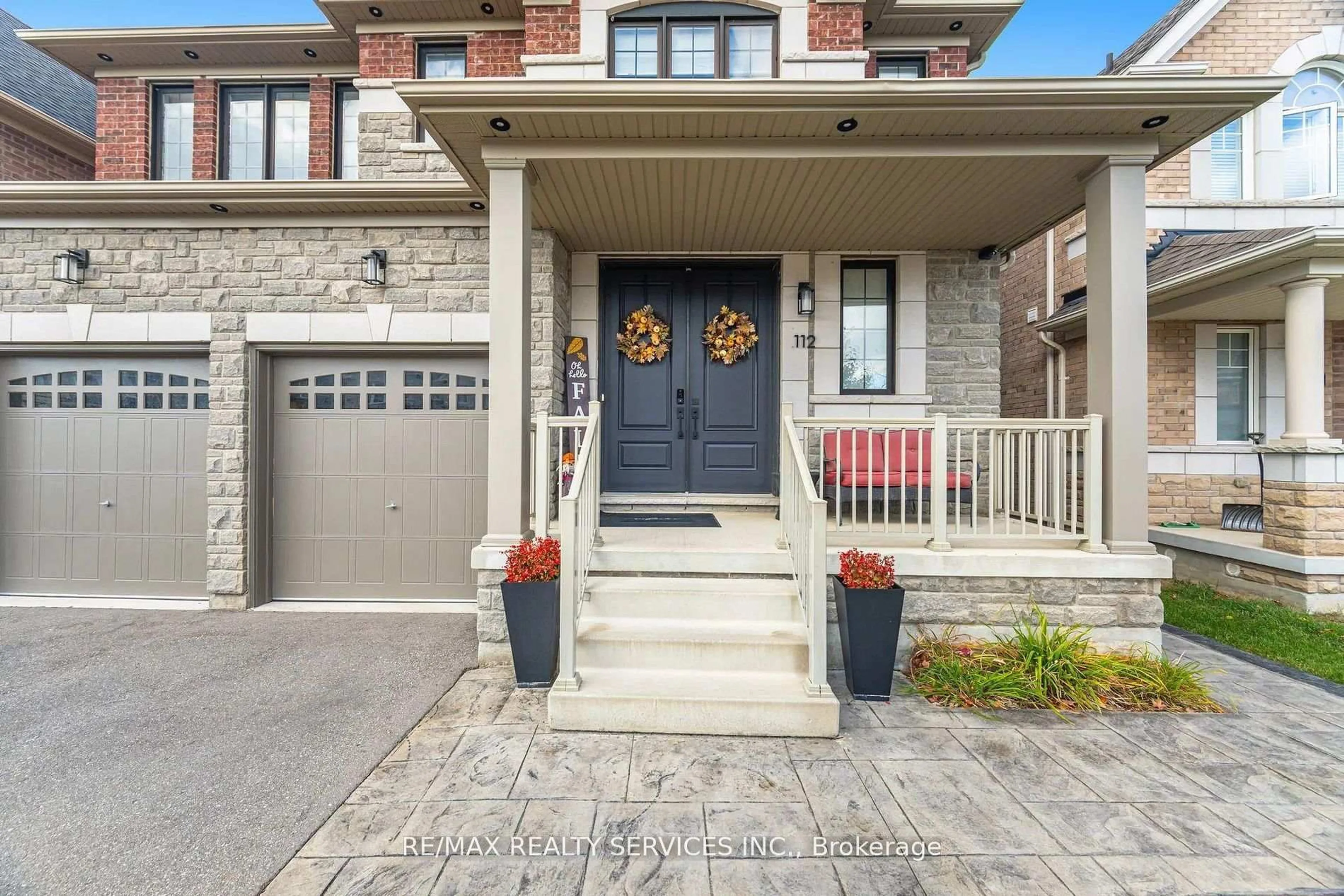 Home with brick exterior material, street for 112 Newhouse Blvd, Caledon Ontario L7C 4E1