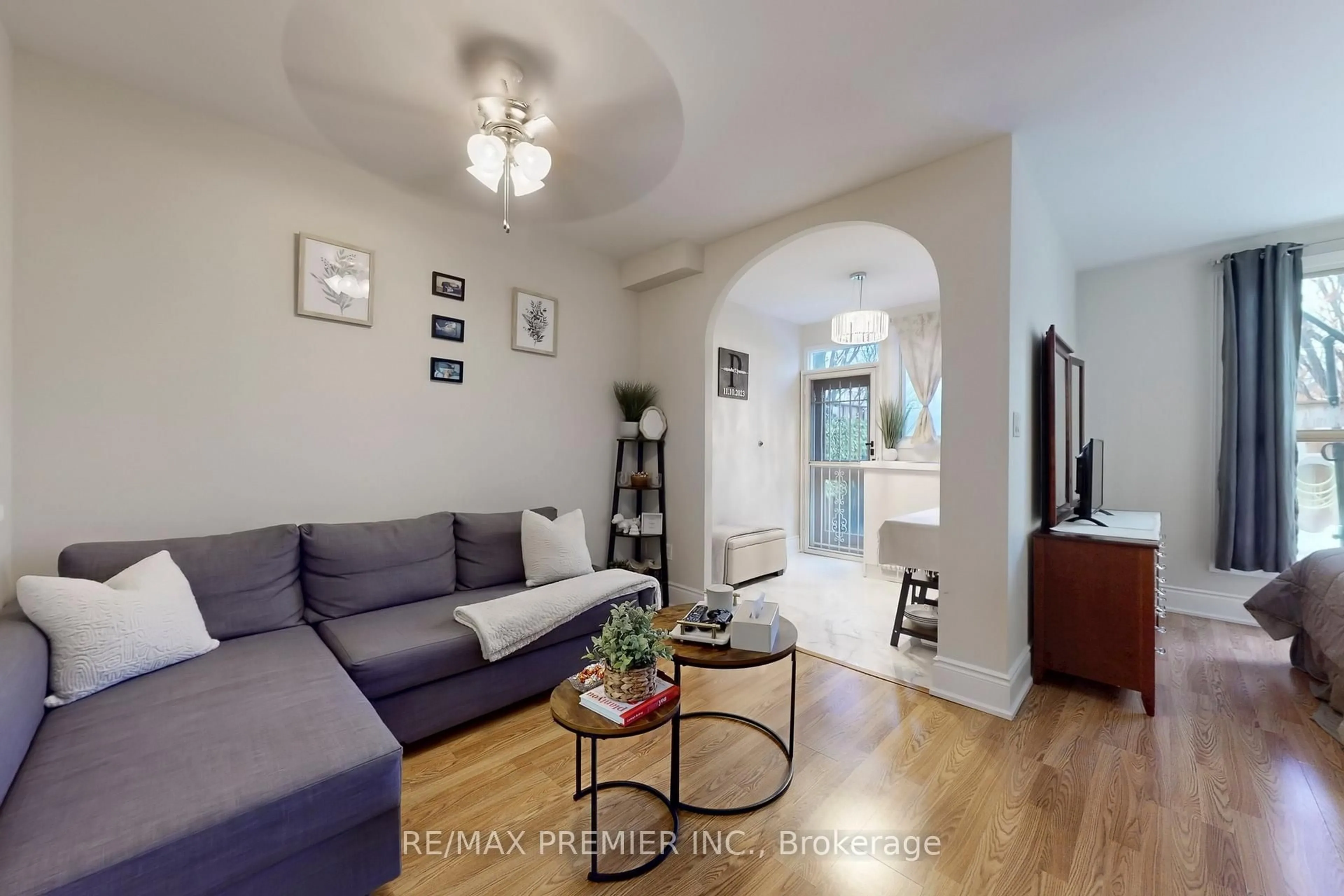 Living room with furniture, unknown for 8351 Mclaughlin Rd #127, Brampton Ontario L6Y 4H8