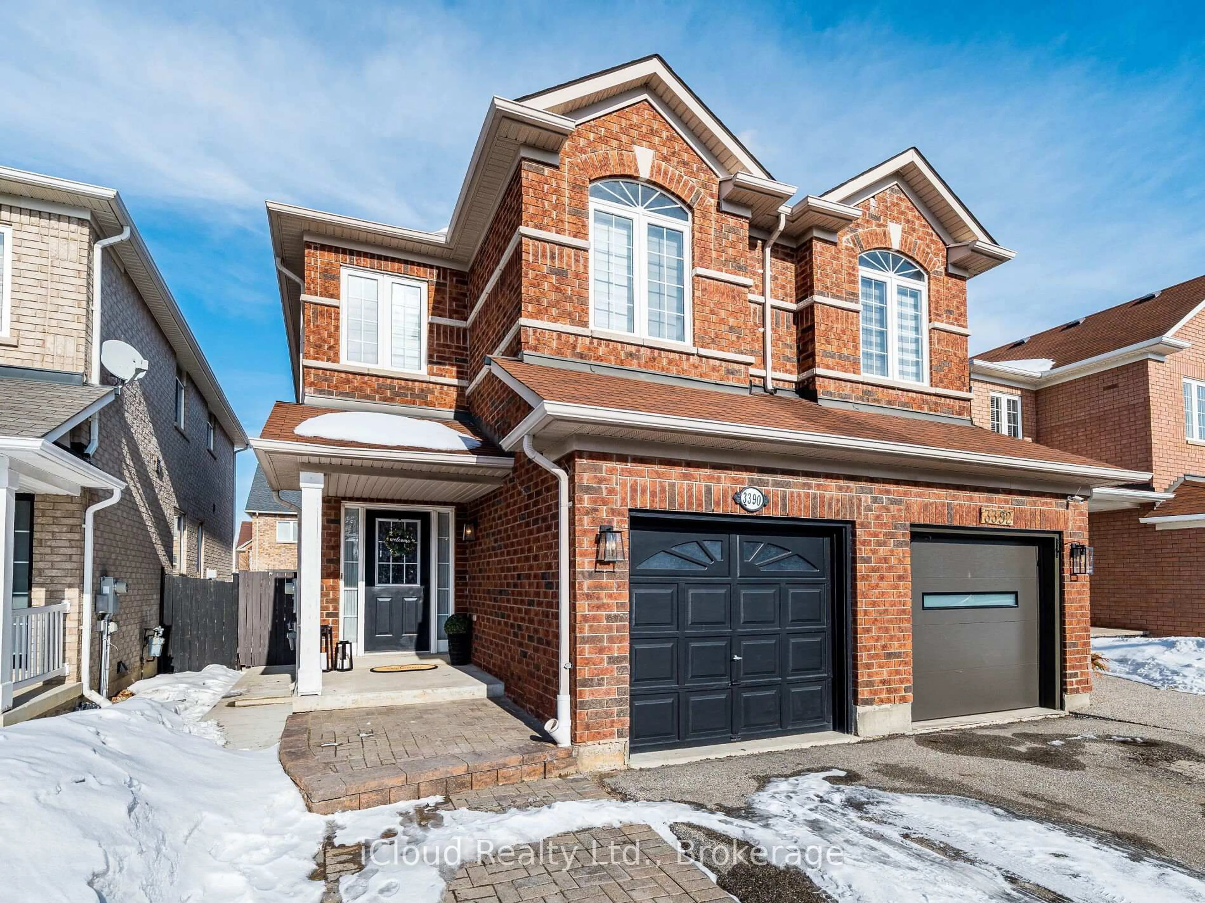 Home with brick exterior material, street for 3390 Fountain Park Ave, Mississauga Ontario L5M 7E3