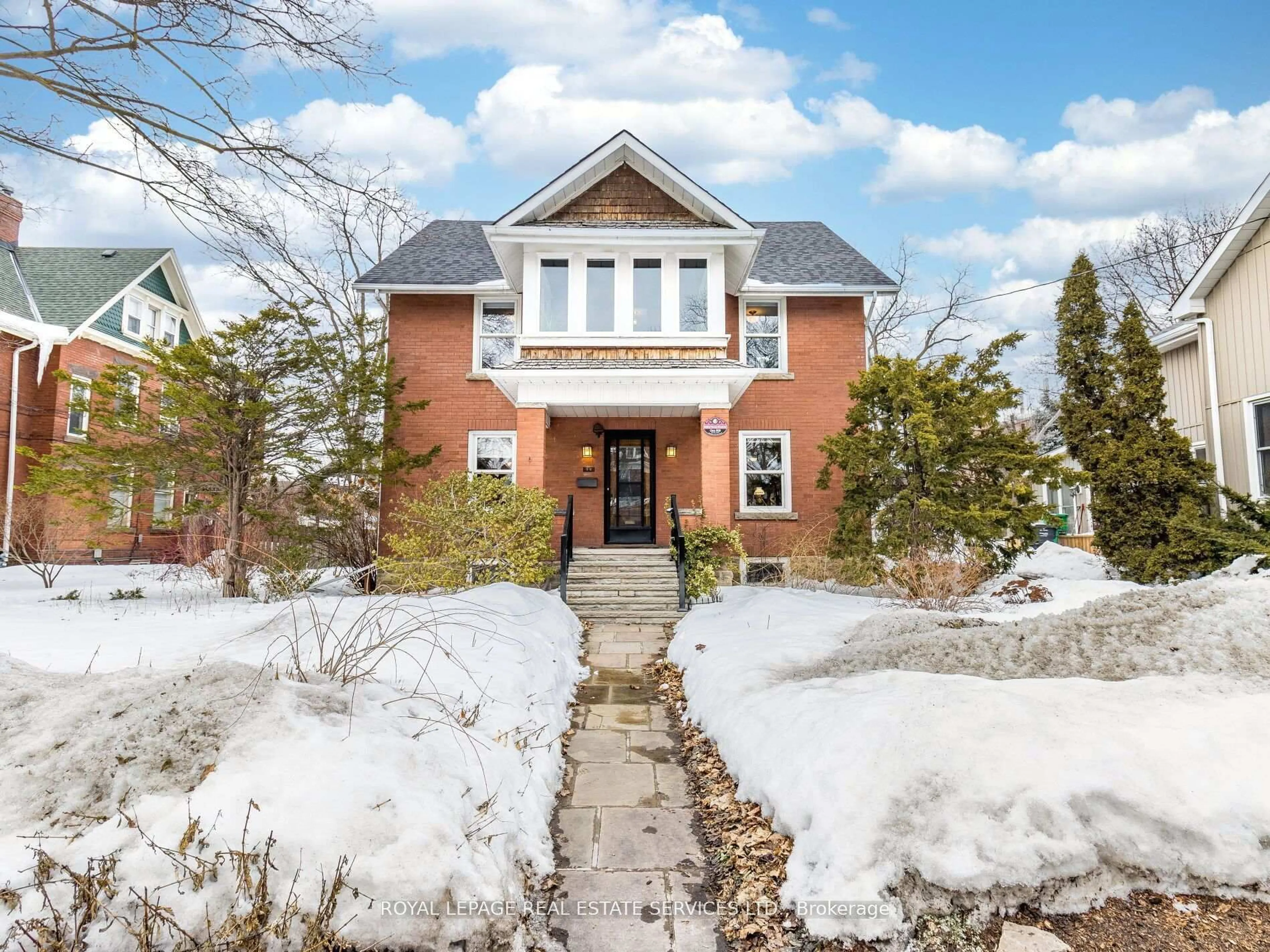 Home with brick exterior material, street for 32 Wellington St, Brampton Ontario L6W 1Y4