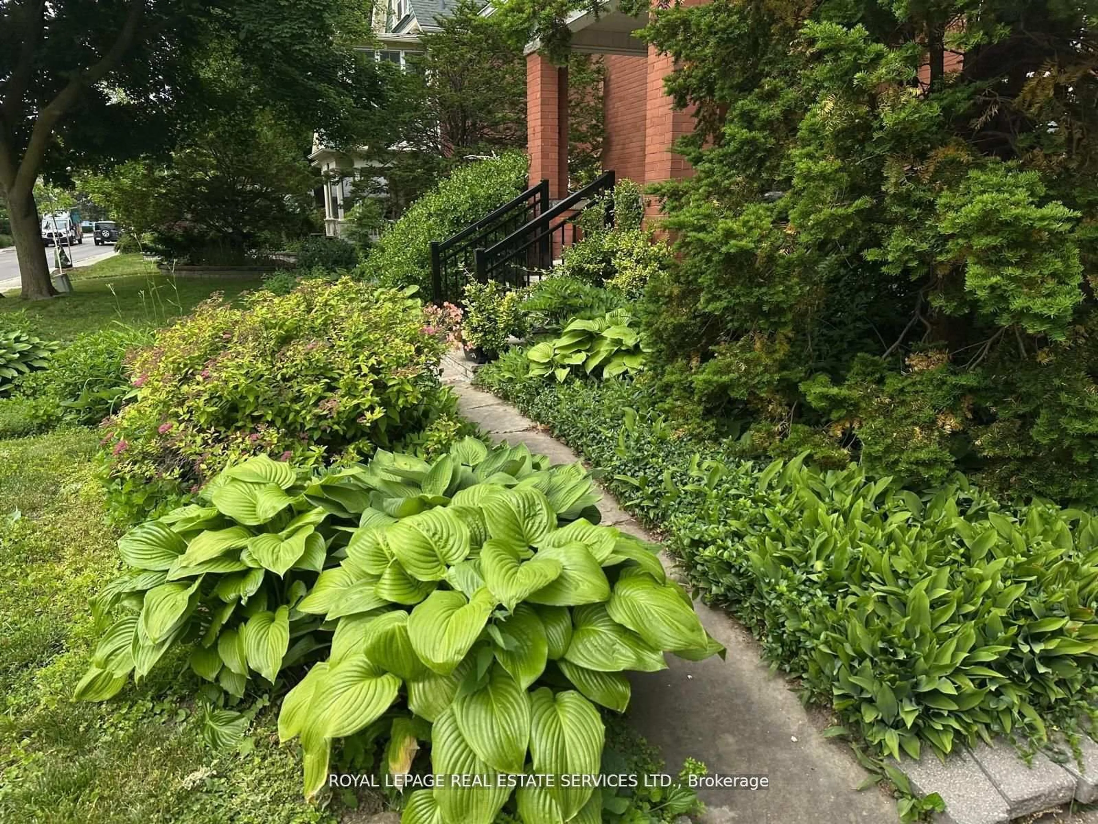 Unknown for 32 Wellington St, Brampton Ontario L6W 1Y4