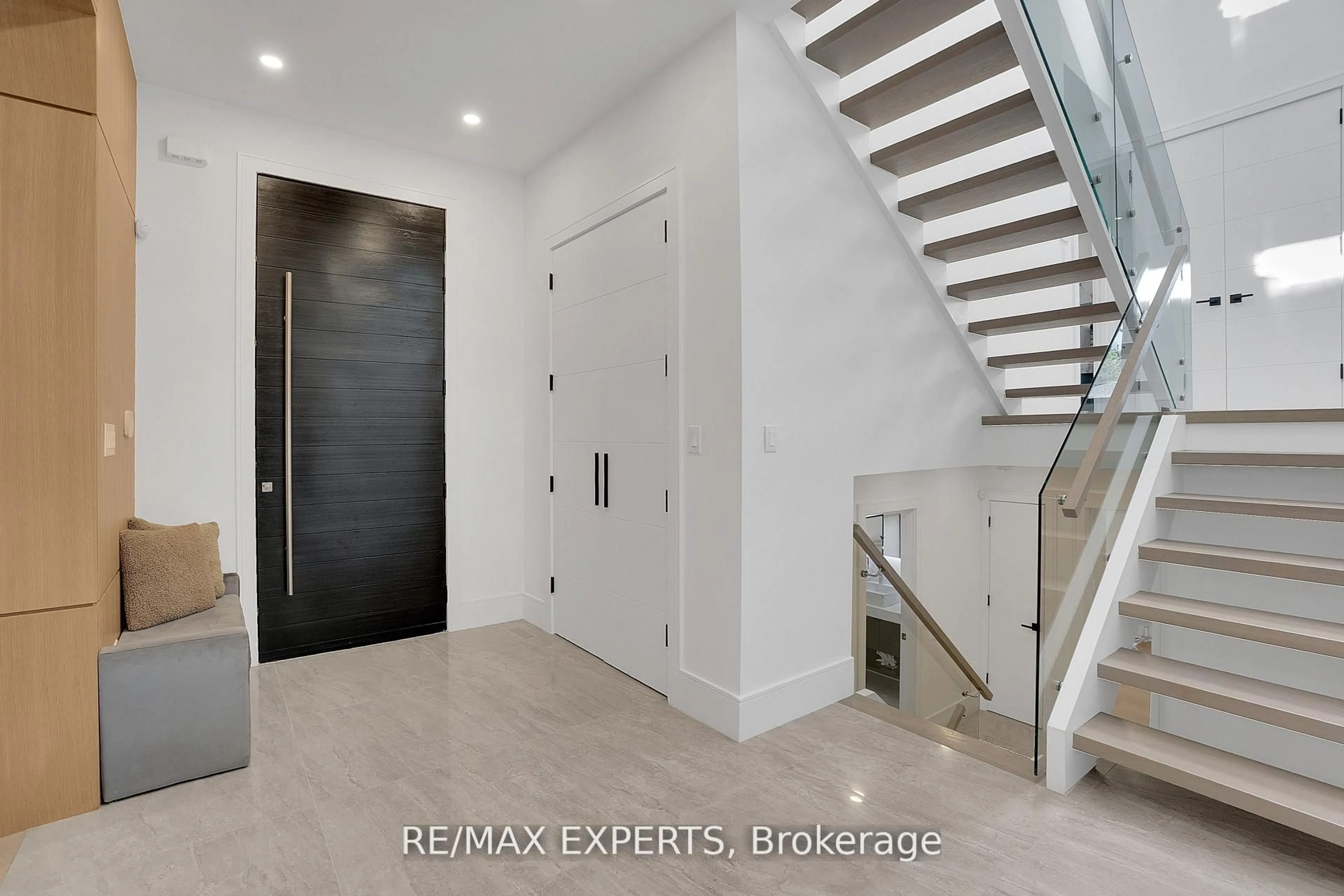 Unknown for 7 Woodvalley Dr, Toronto Ontario M9A 4H2