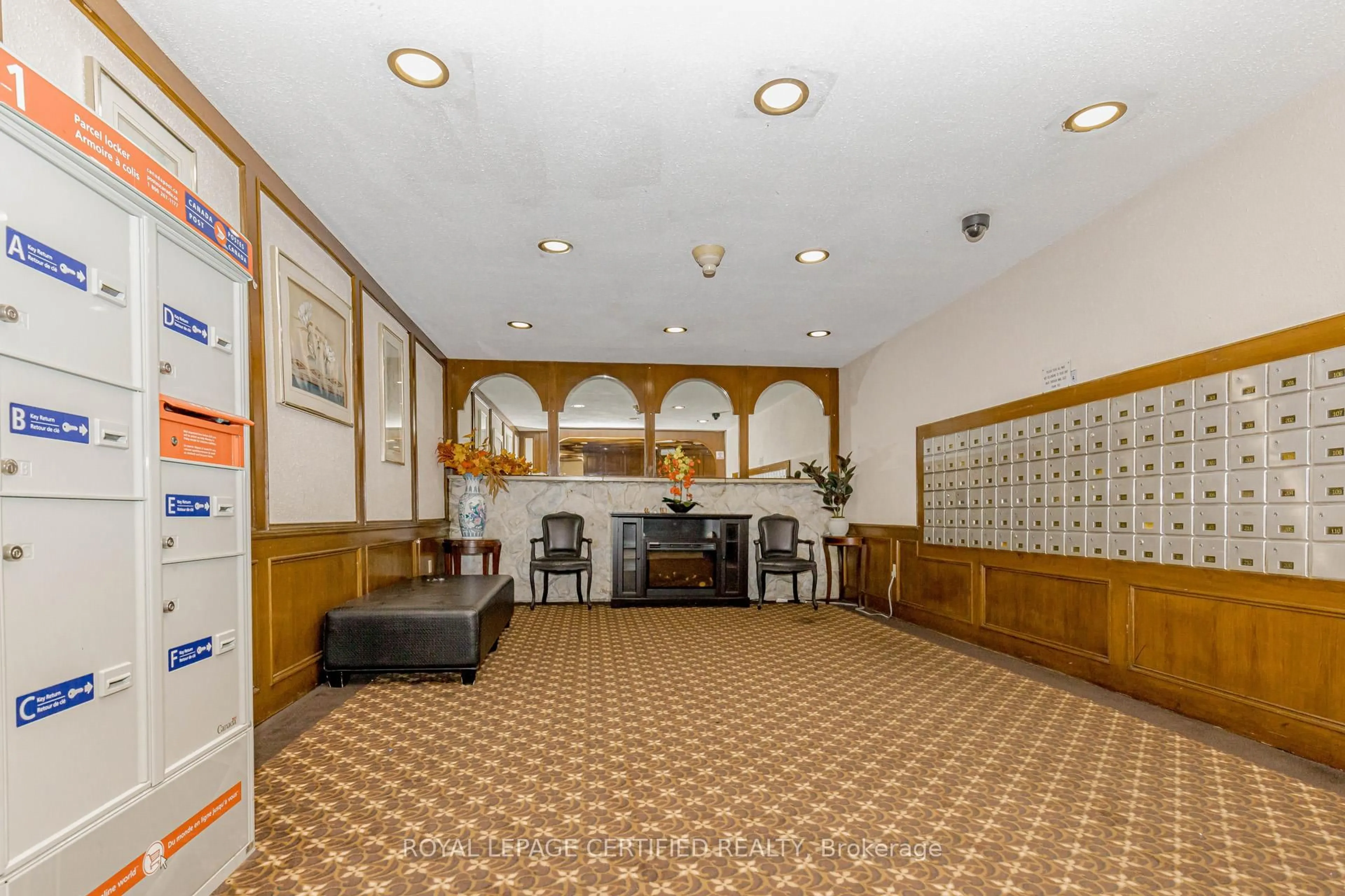 Lobby for 3577 Derry Rd #502, Mississauga Ontario L4T 1B3