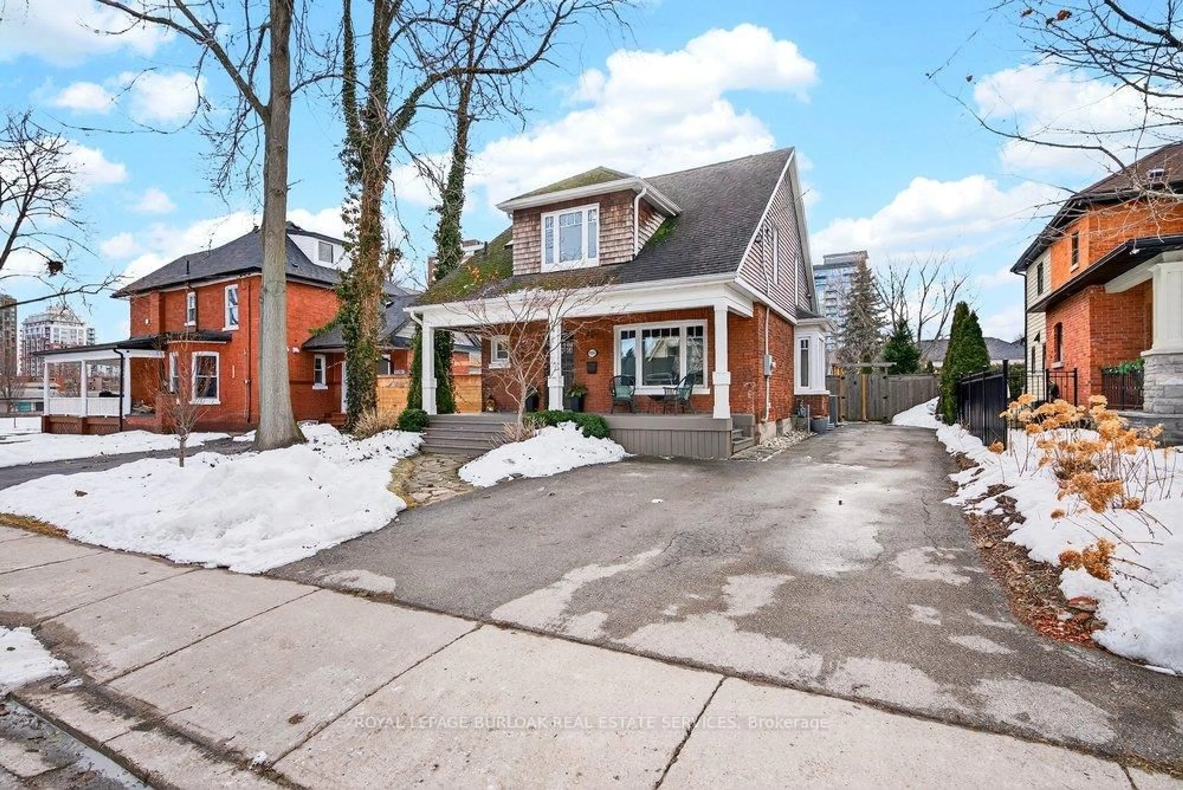 Home with brick exterior material, street for 494 Martha St, Burlington Ontario L7R 2R2