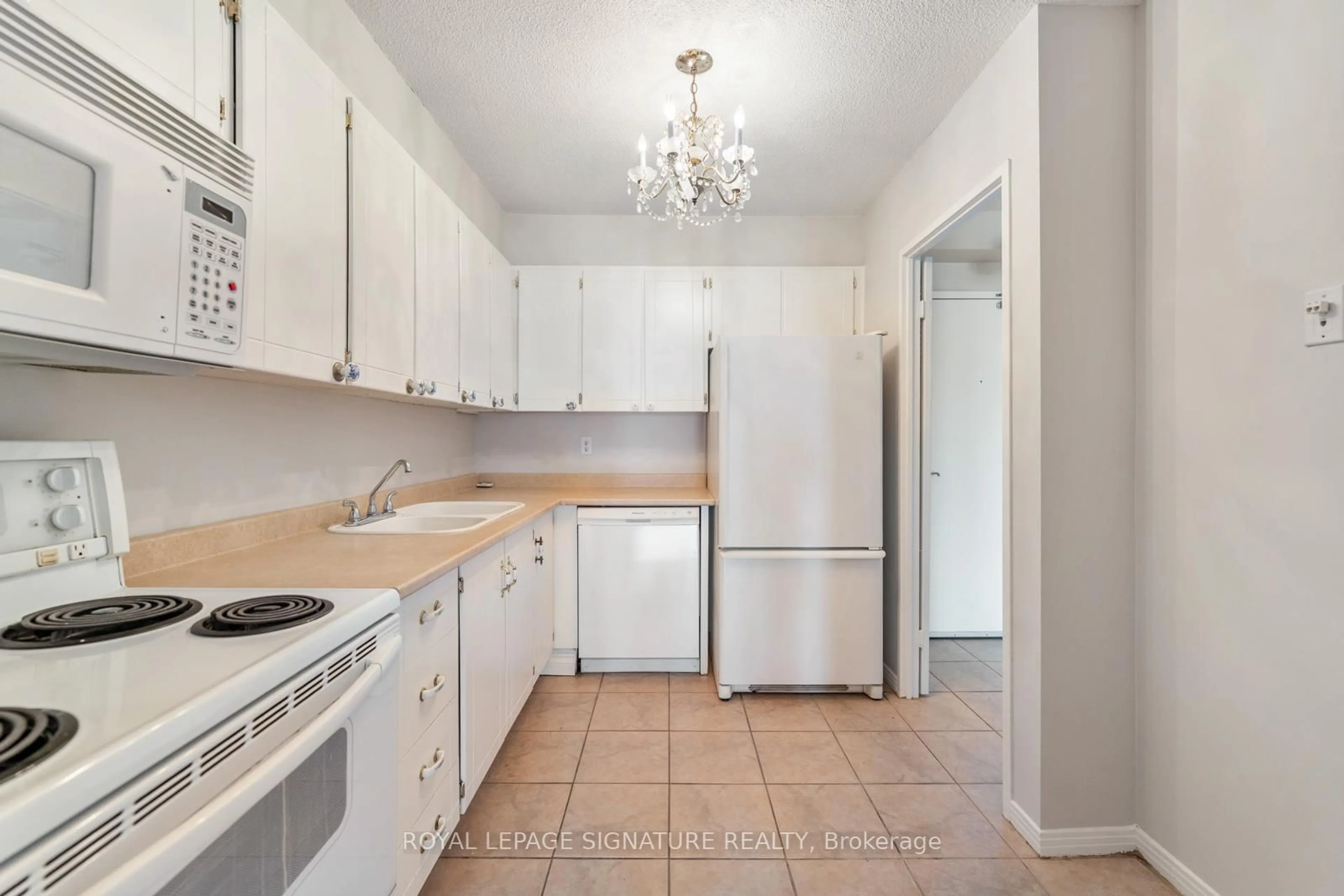 Standard kitchen, unknown for 1359 White Oaks Blvd #1503, Oakville Ontario L6H 2R8