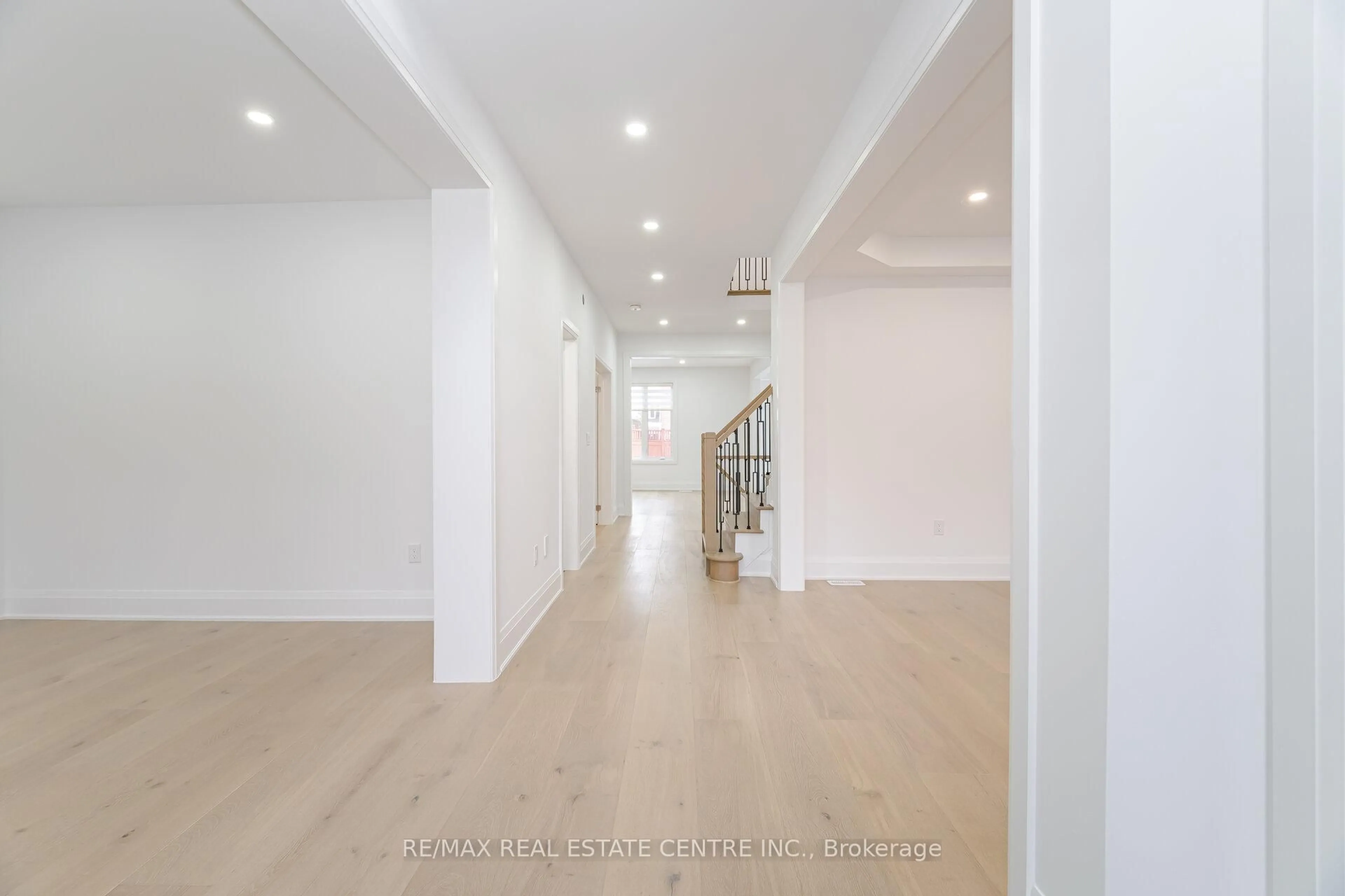 Indoor foyer for 17 Wonder Way, Brampton Ontario L6P 1G1