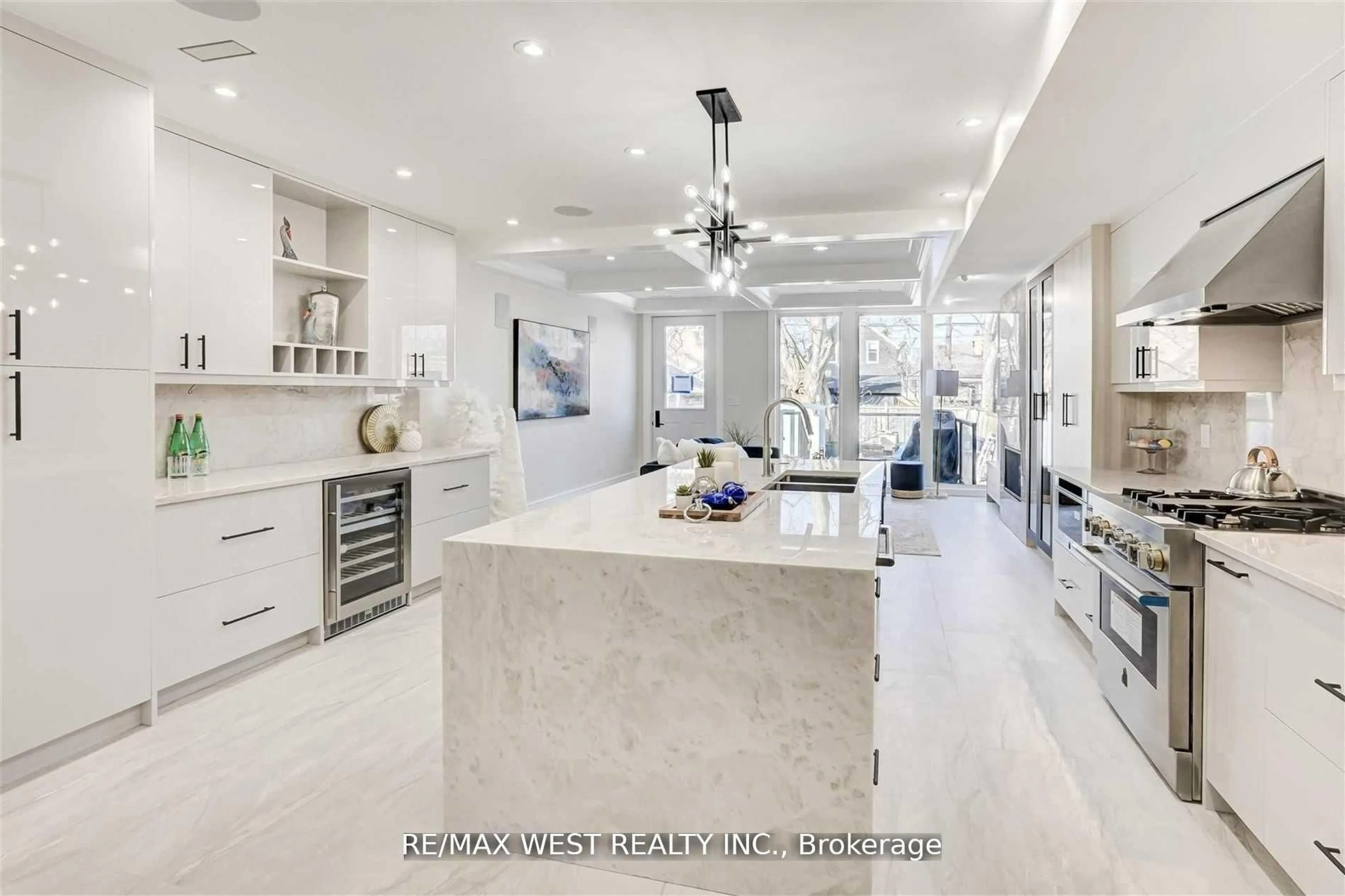 Open concept kitchen, ceramic/tile floor for 94 Lake Cres, Toronto Ontario M8V 1W1