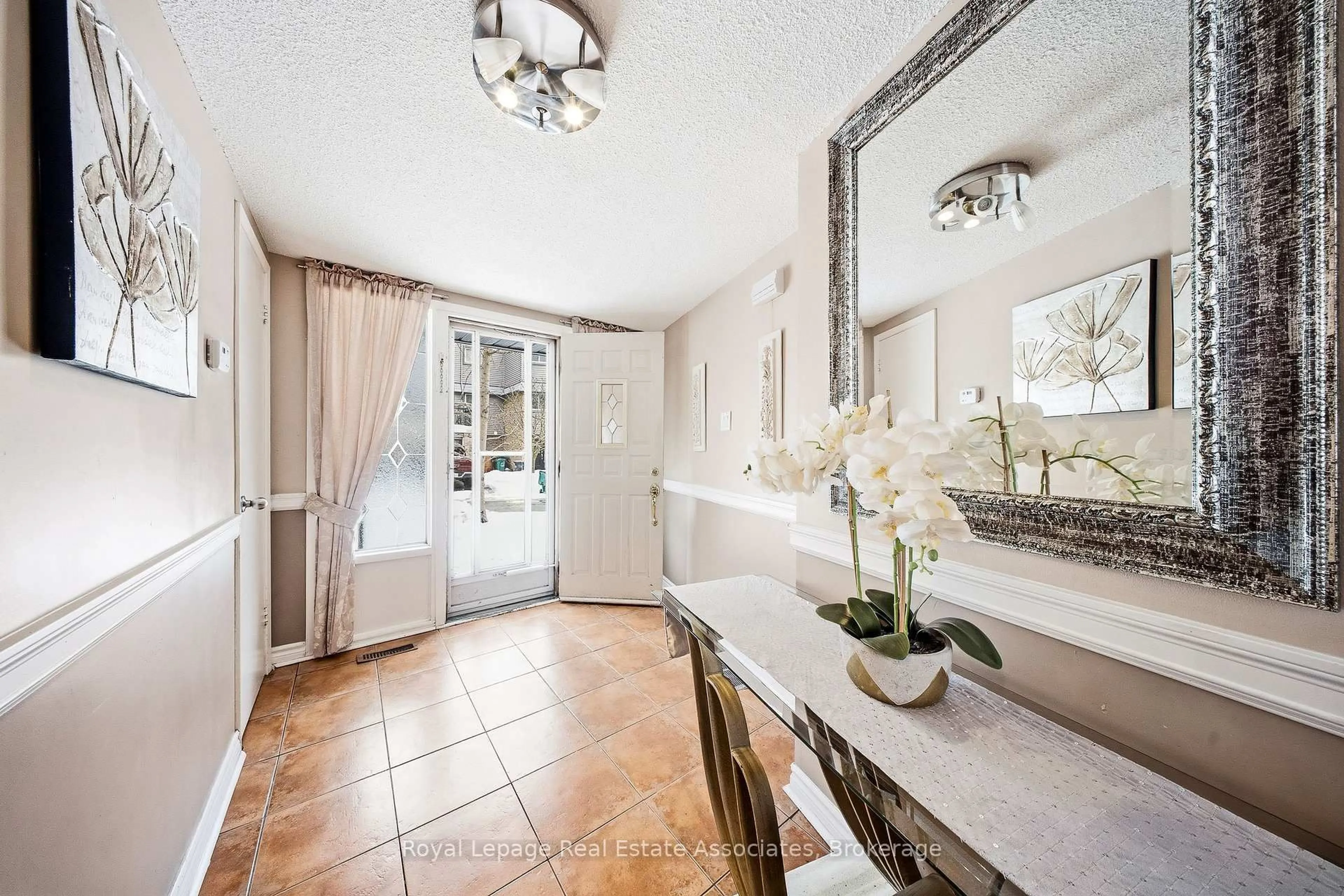 Contemporary bathroom, ceramic/tile floor for 2315 Bromsgrove Rd #111, Mississauga Ontario L5J 4A6