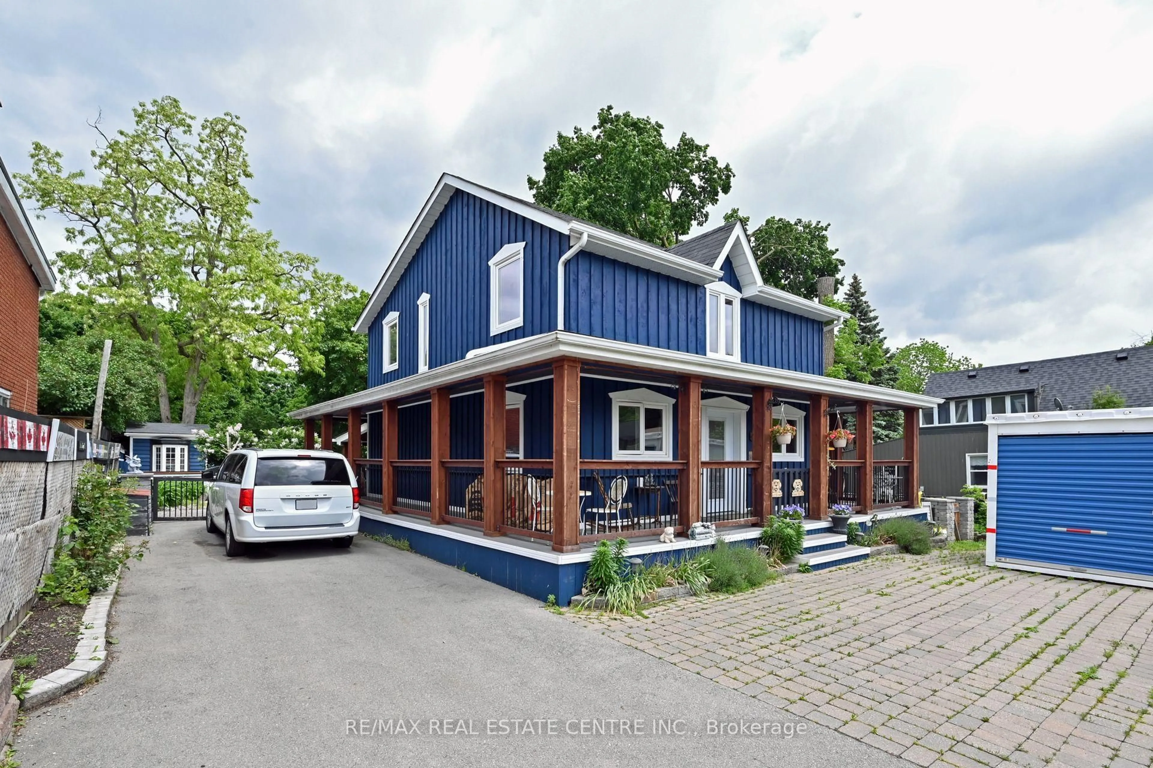 Home with brick exterior material, unknown for 79 Commercial St, Milton Ontario L9T 2H8