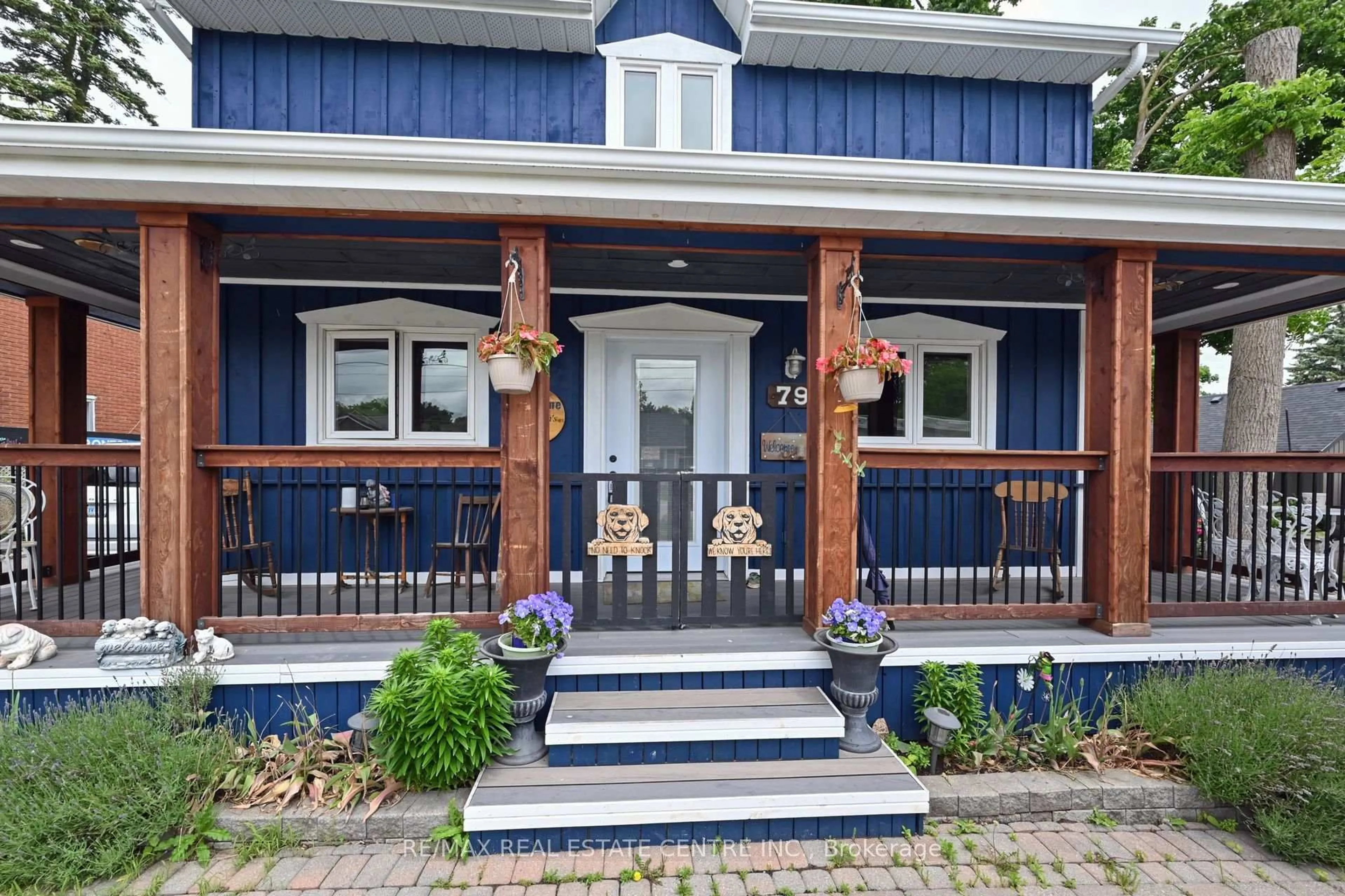 Patio, street for 79 Commercial St, Milton Ontario L9T 2H8