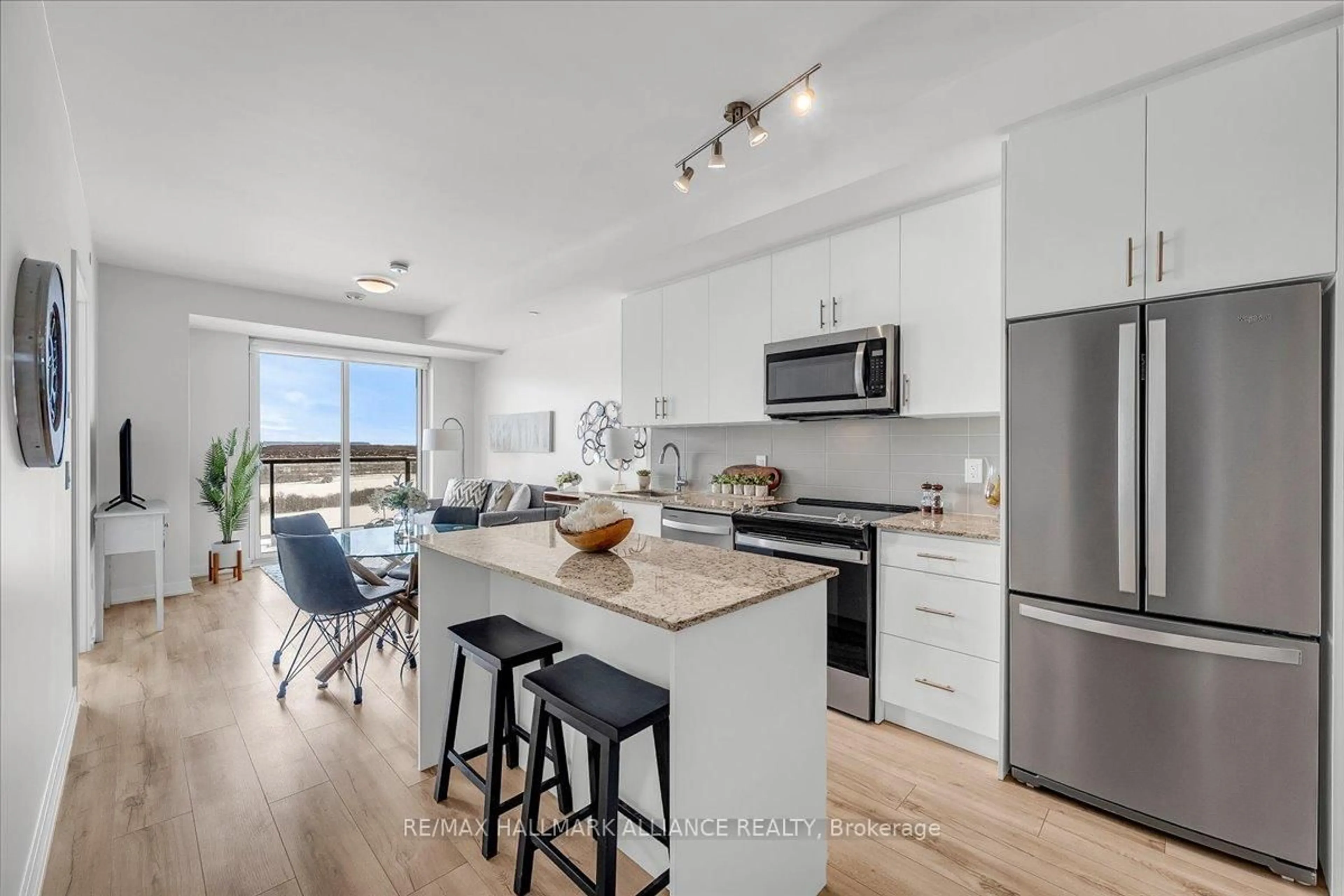 Open concept kitchen, unknown for 335 Wheat Boom Dr #812, Oakville Ontario L6H 7X5