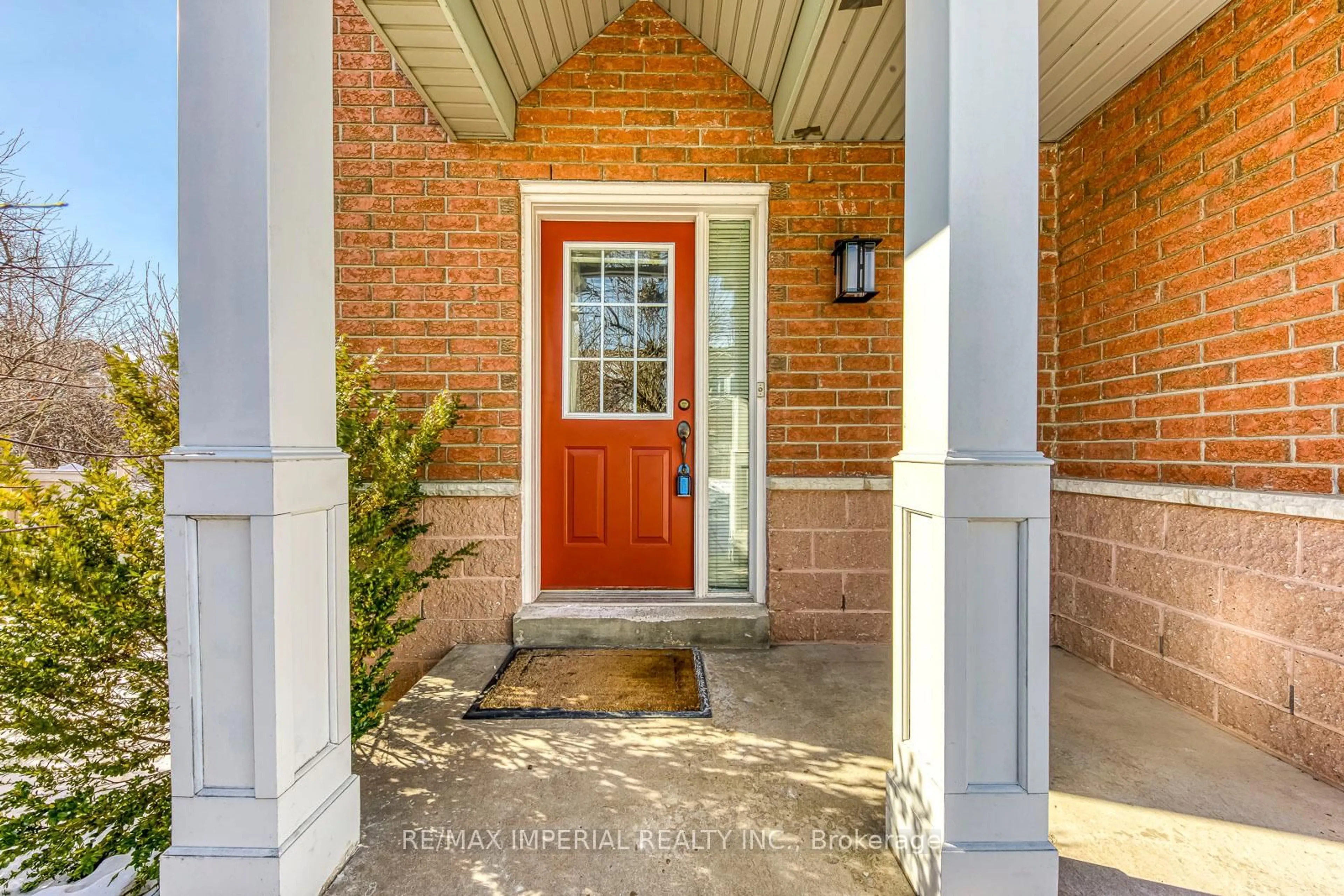 Indoor entryway for 833 Scollard Crt #96, Mississauga Ontario L5V 2B4