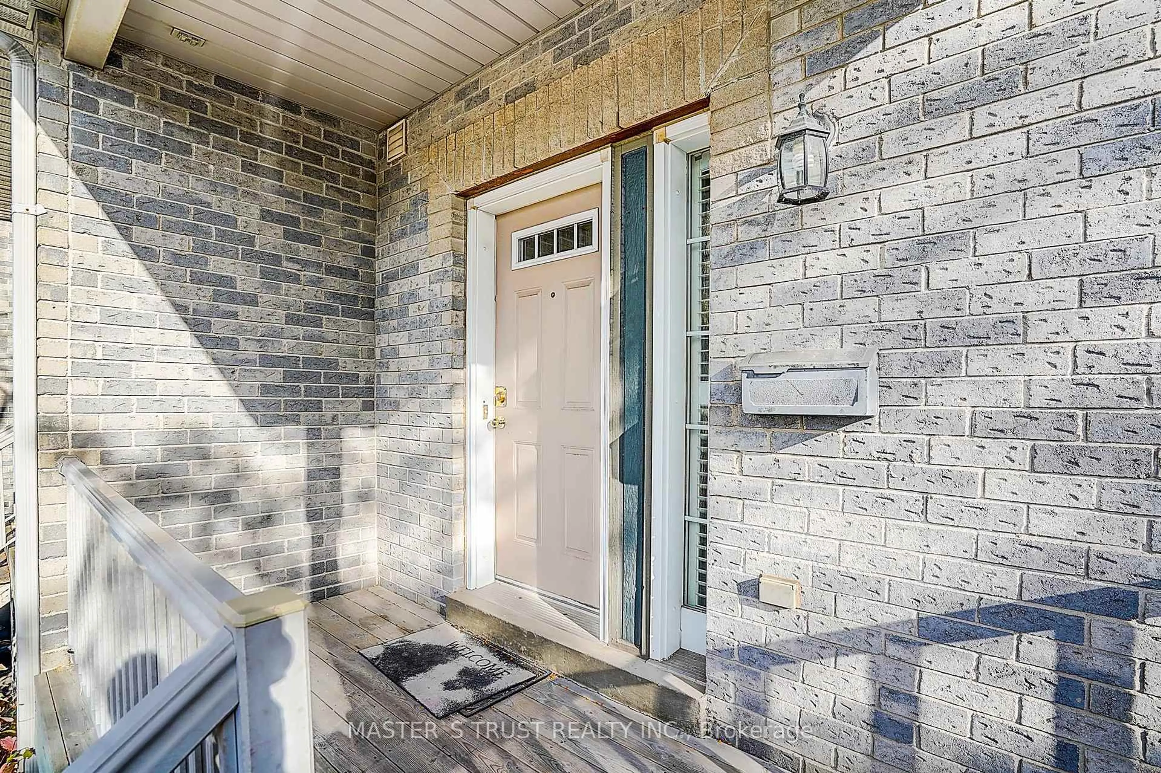 Indoor entryway for 5535 Glen Erin Dr #48, Mississauga Ontario L5M 6H1