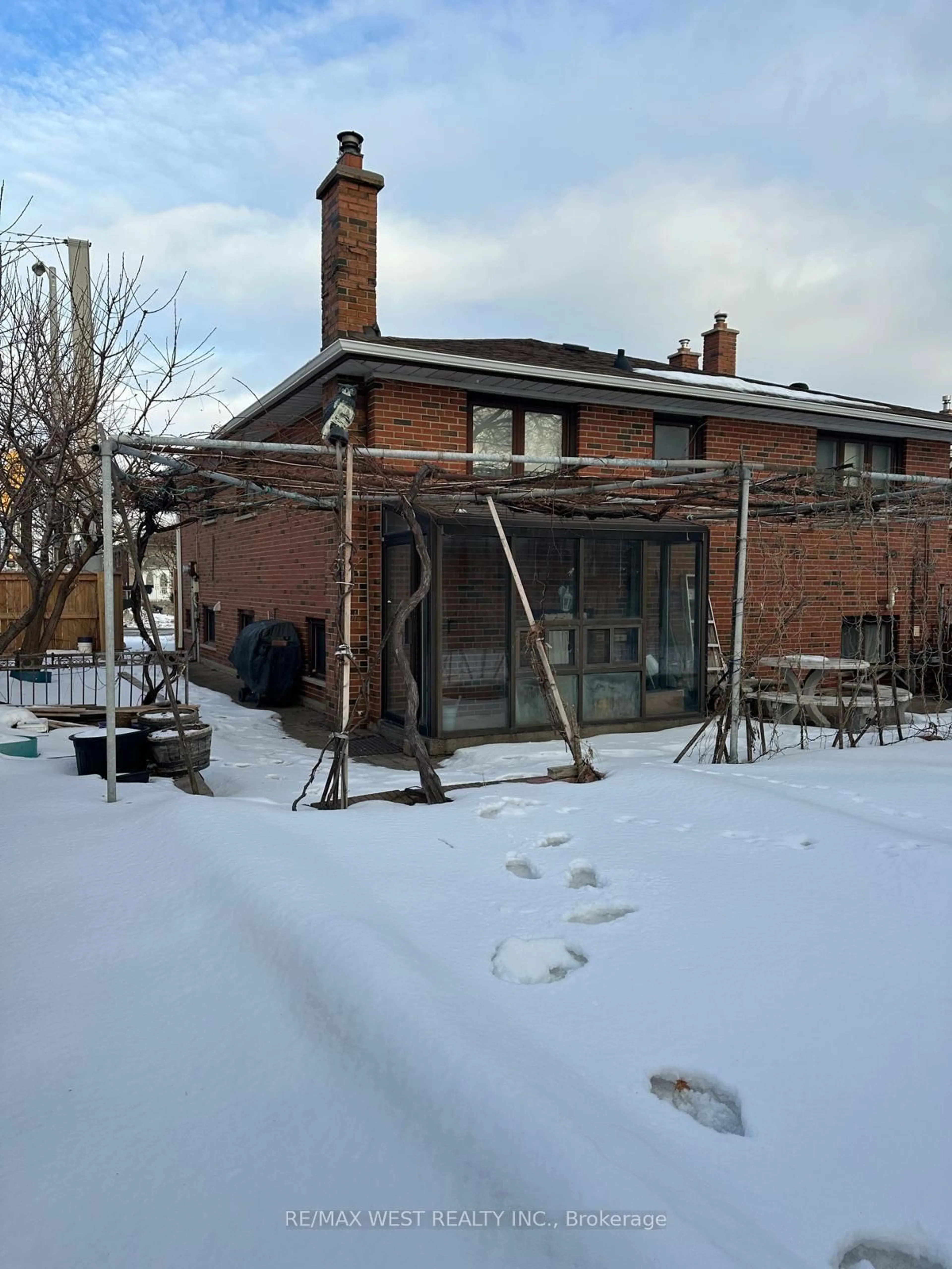 Unknown for 74 Elana Dr, Toronto Ontario M3N 2C2