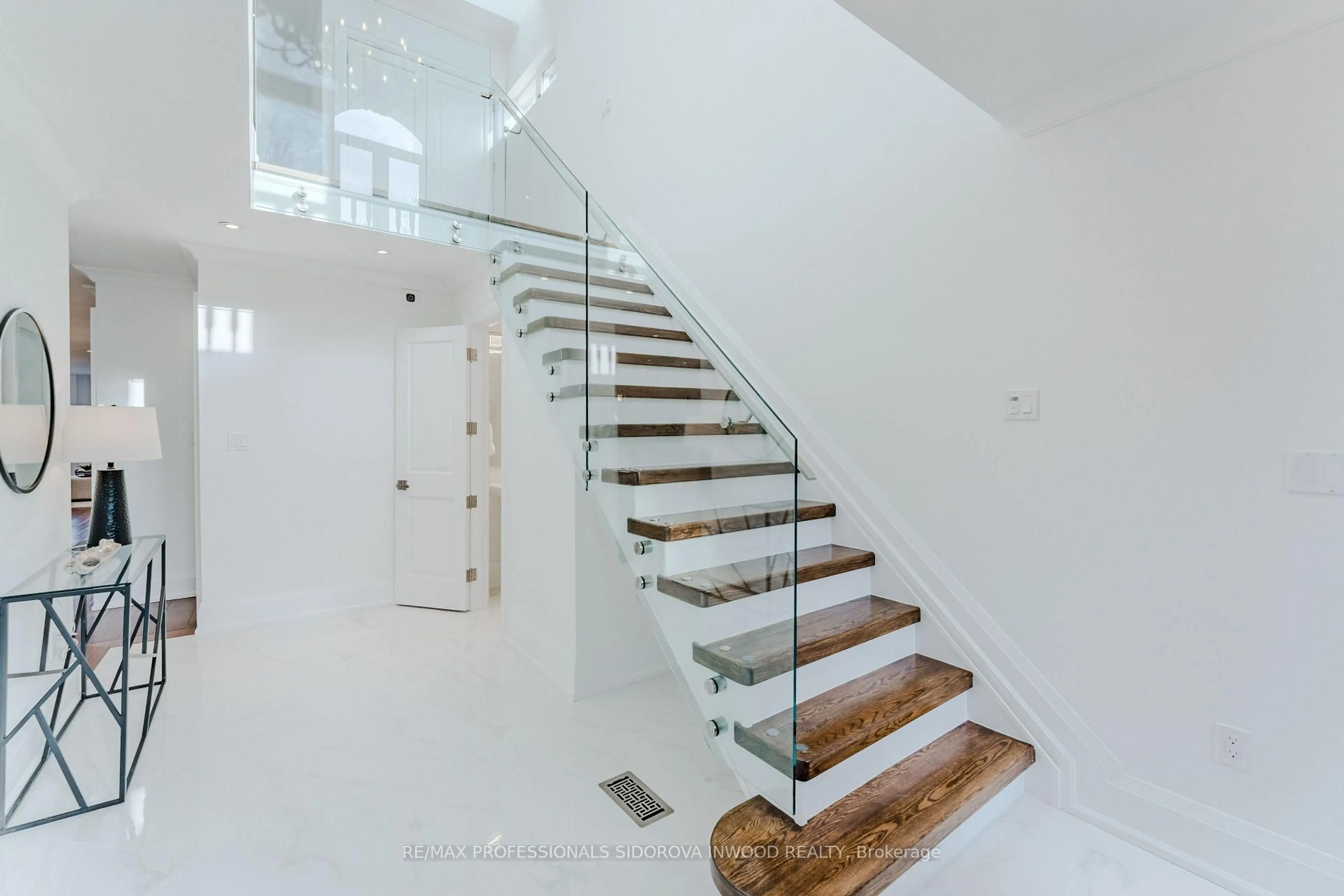 Stairs for 57 Lavinia Ave, Toronto Ontario M6S 3H9