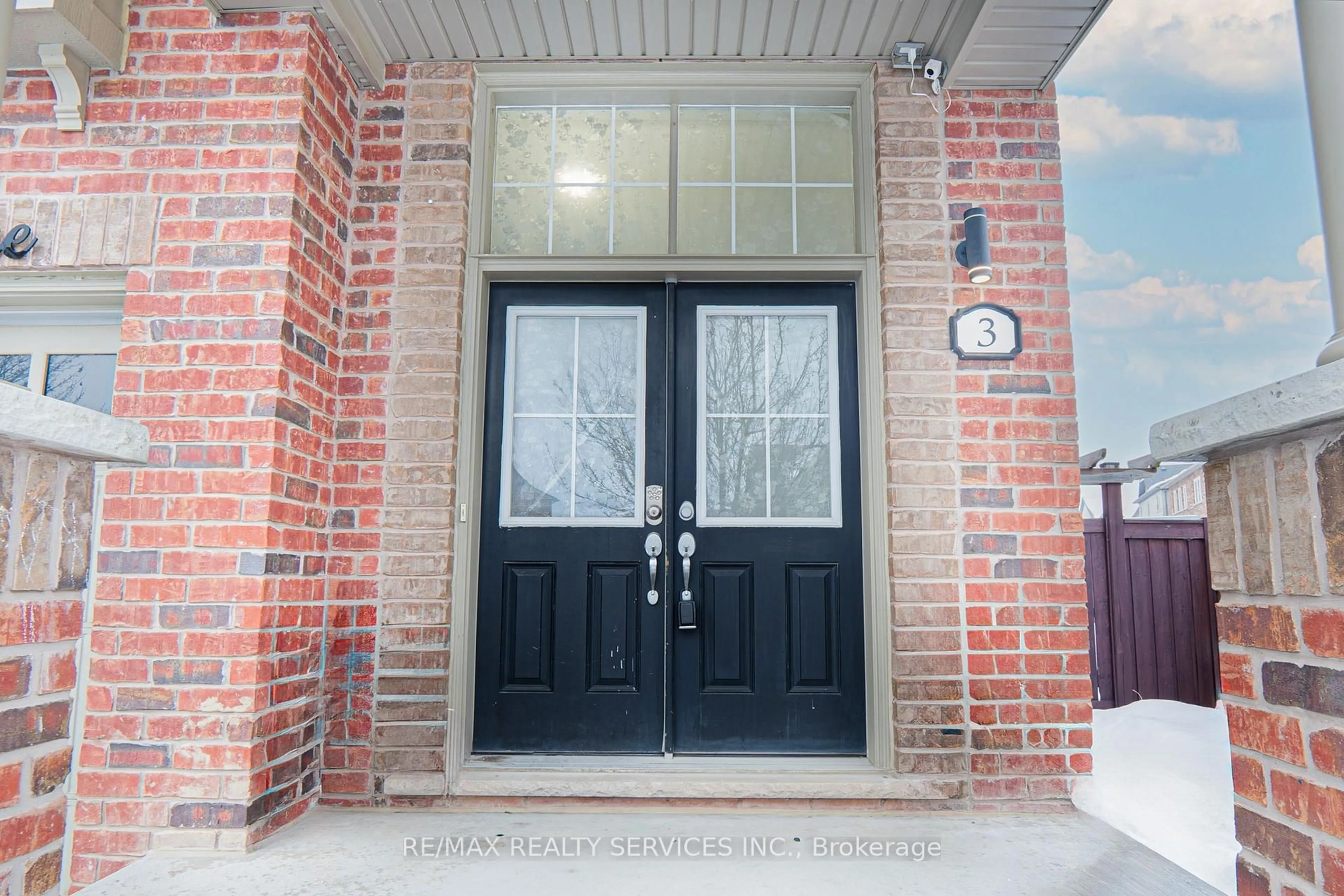 Indoor entryway for 3 Tokara Ave, Caledon Ontario L7C 3P3
