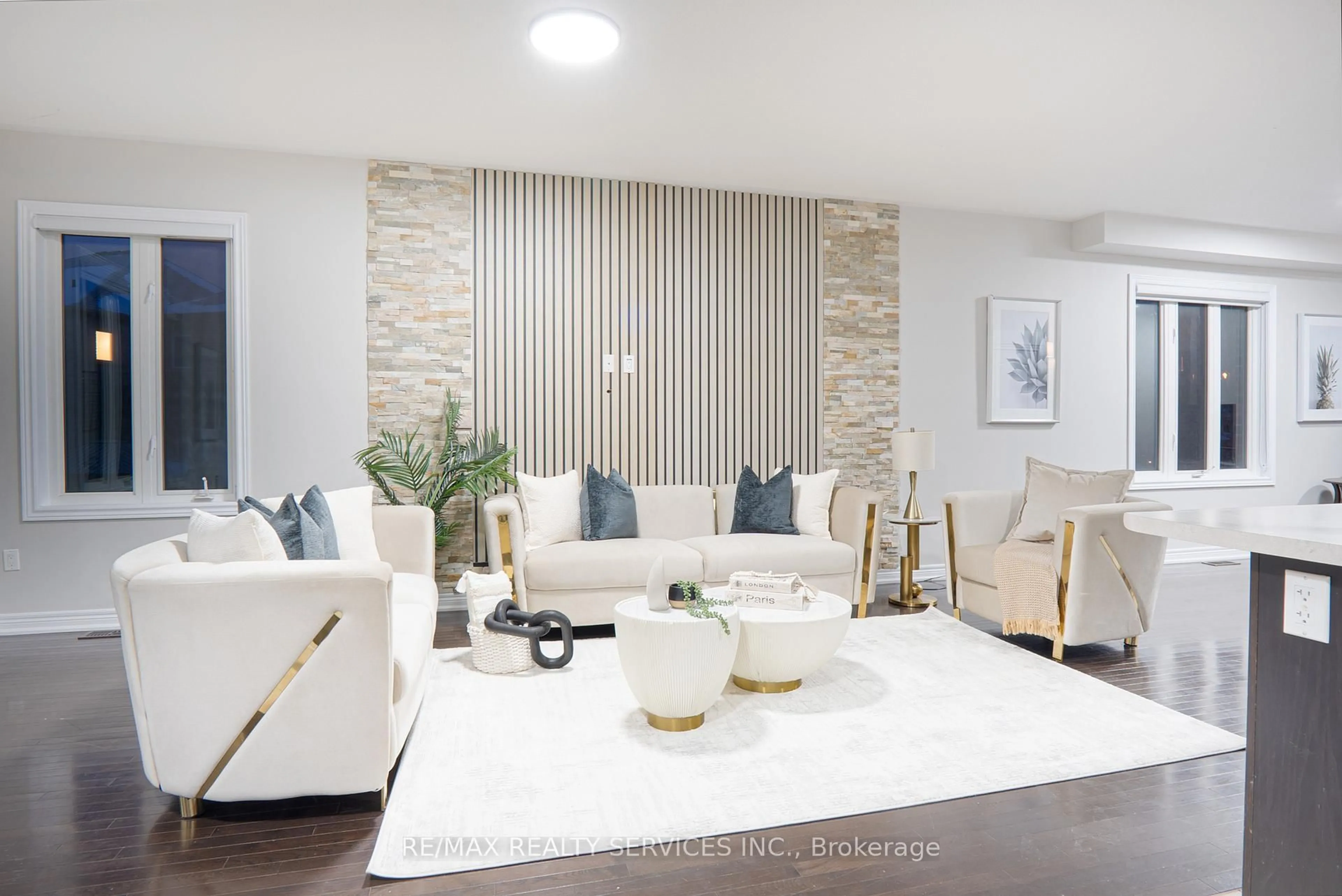 Living room with furniture, unknown for 3 Tokara Ave, Caledon Ontario L7C 3P3