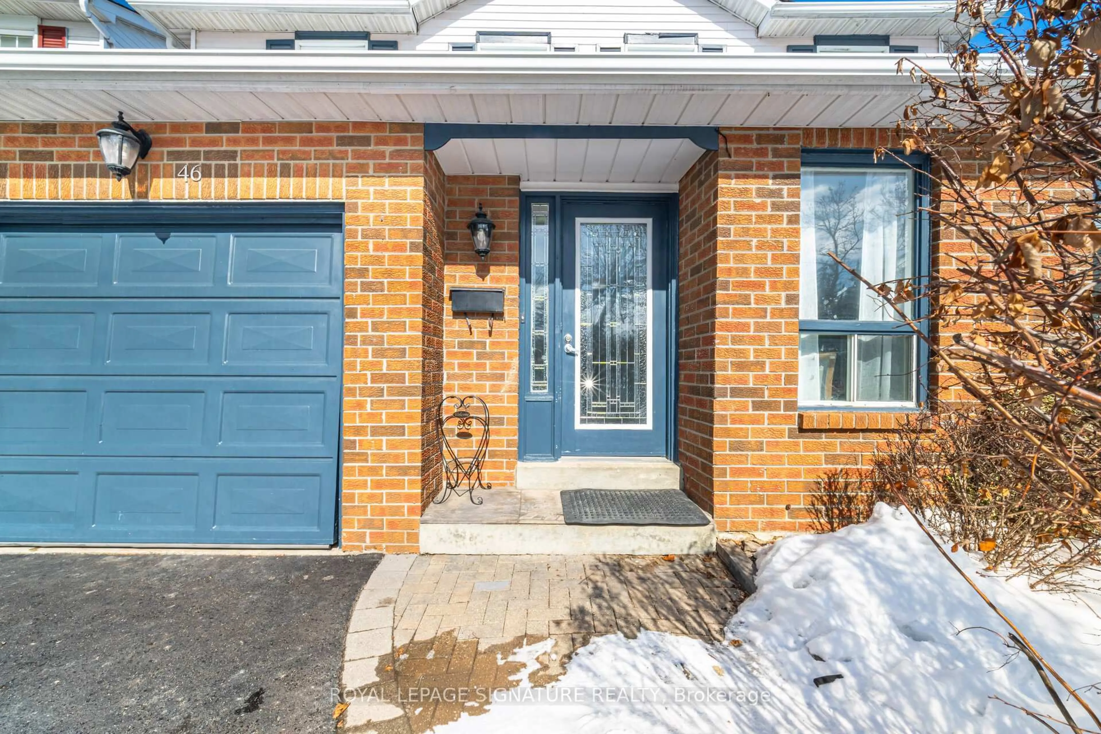 Home with brick exterior material, street for 46 Myna Crt, Brampton Ontario L6S 4H8