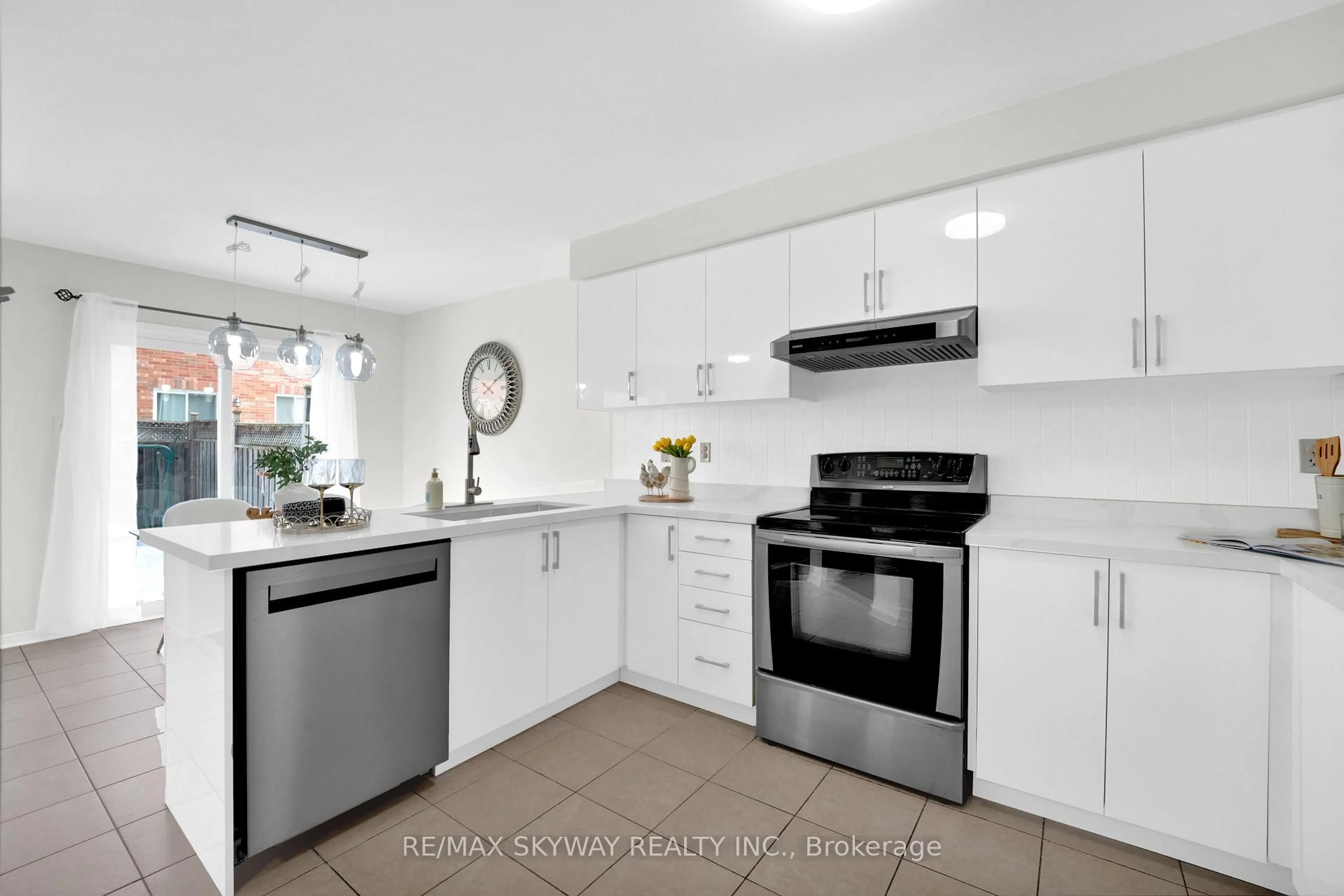 Standard kitchen, ceramic/tile floor for 108 Bushmill Circ, Brampton Ontario L7A 0K6