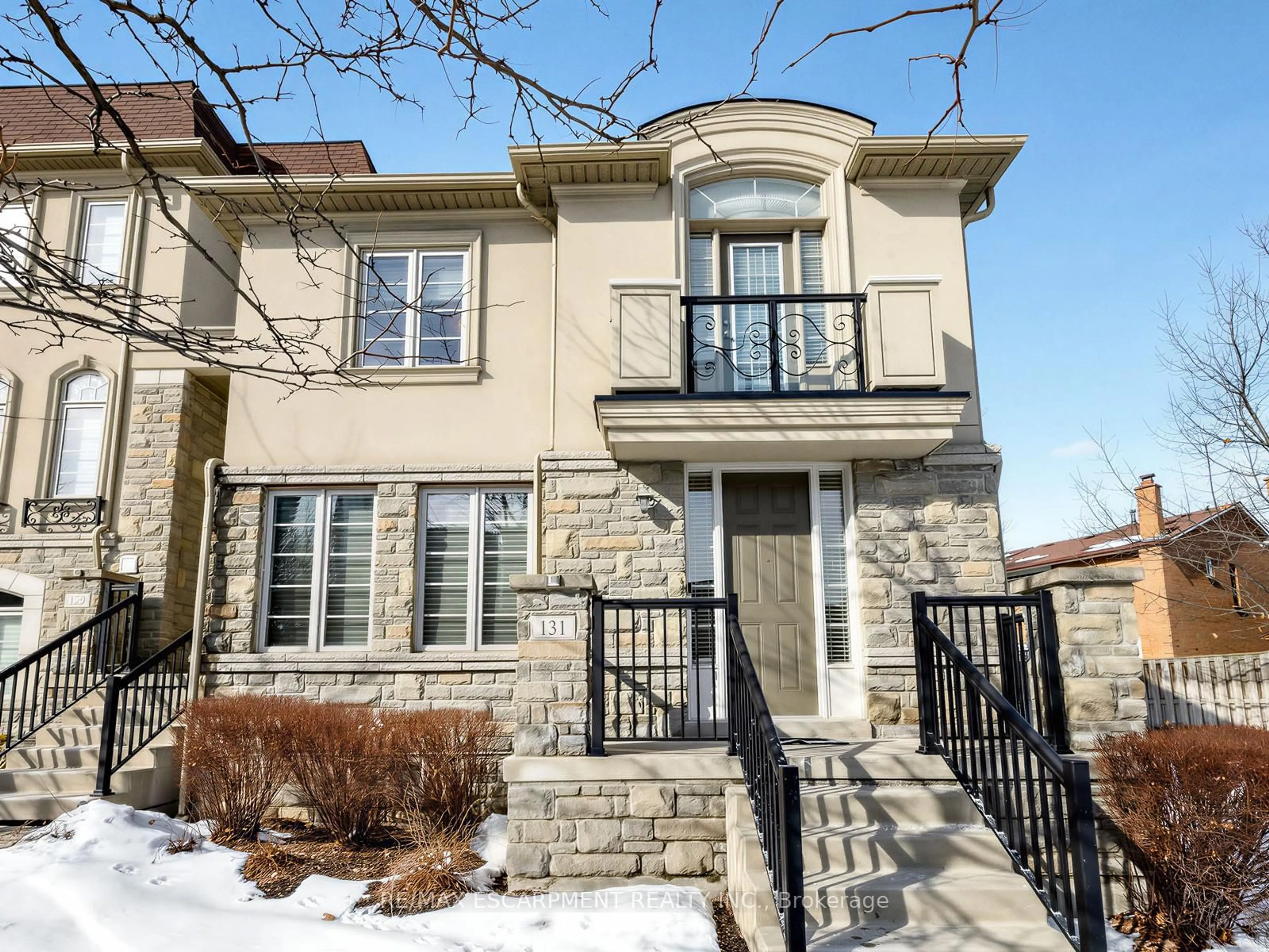 Home with brick exterior material, street for 131 Robert Speck Pkwy, Mississauga Ontario L4Z 0A6