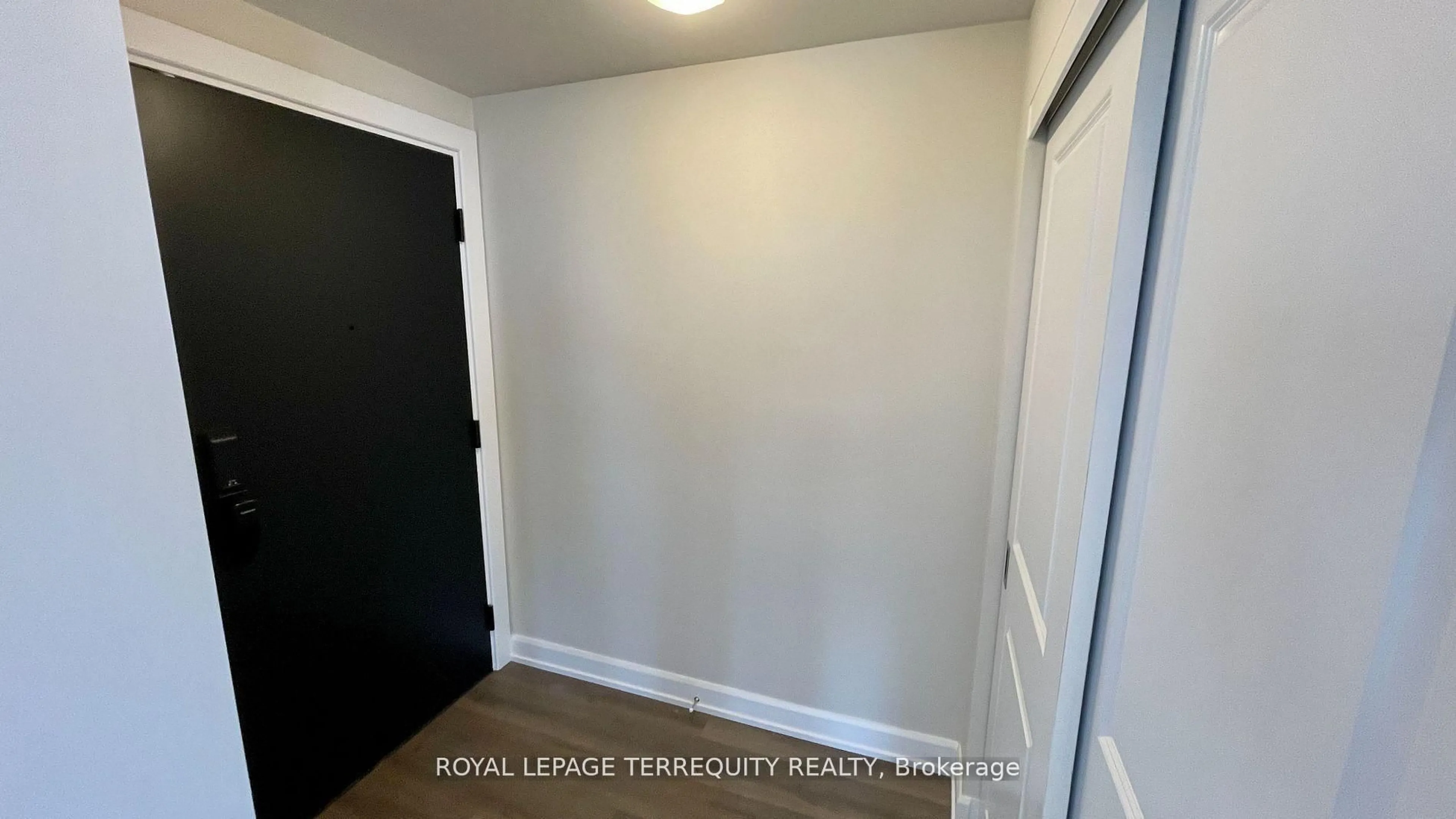 Indoor entryway for 3200 William Coltson Ave #1202, Oakville Ontario L6H 7W6