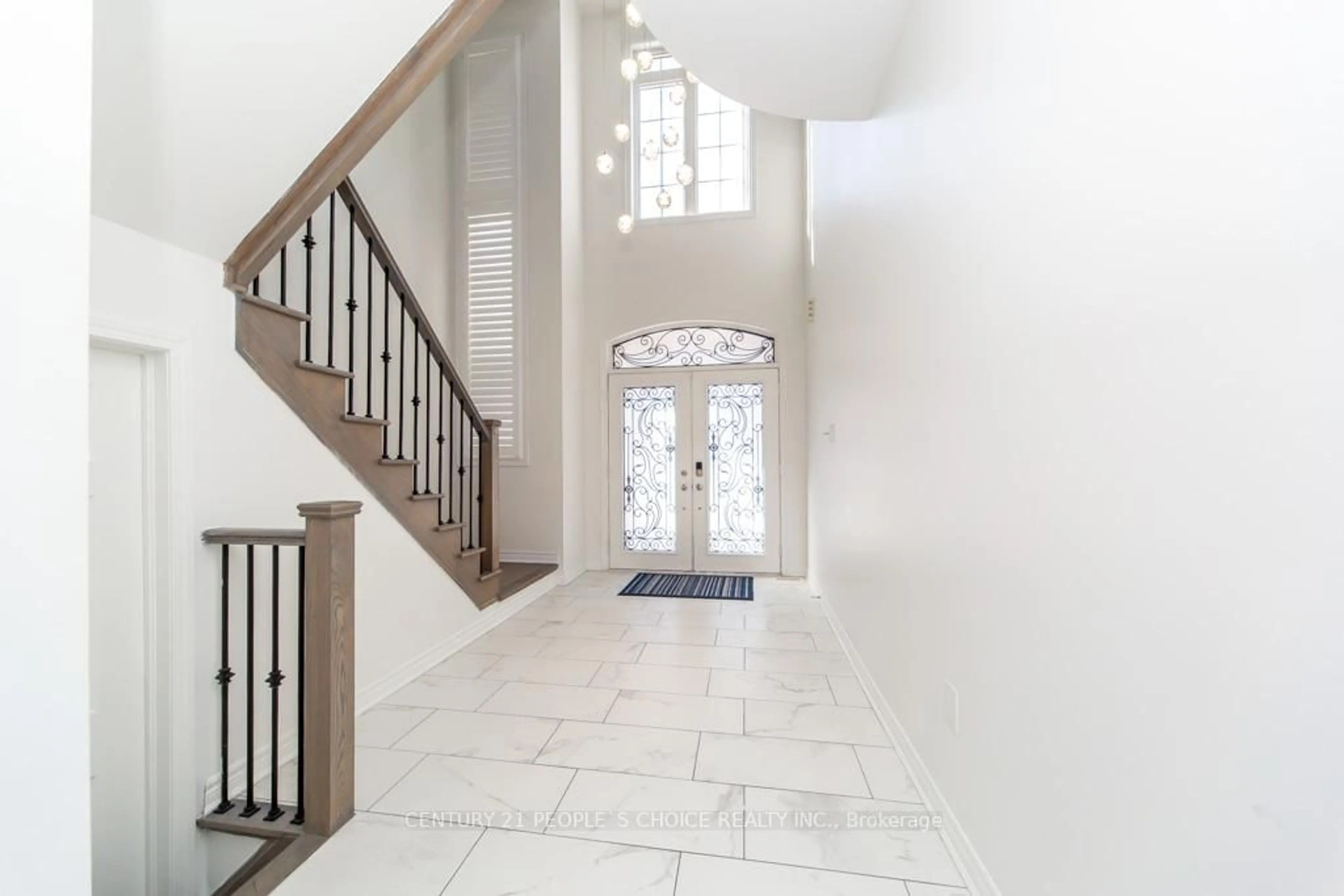 Indoor foyer for 57 Aldersgate Dr, Brampton Ontario L7A 3Z9