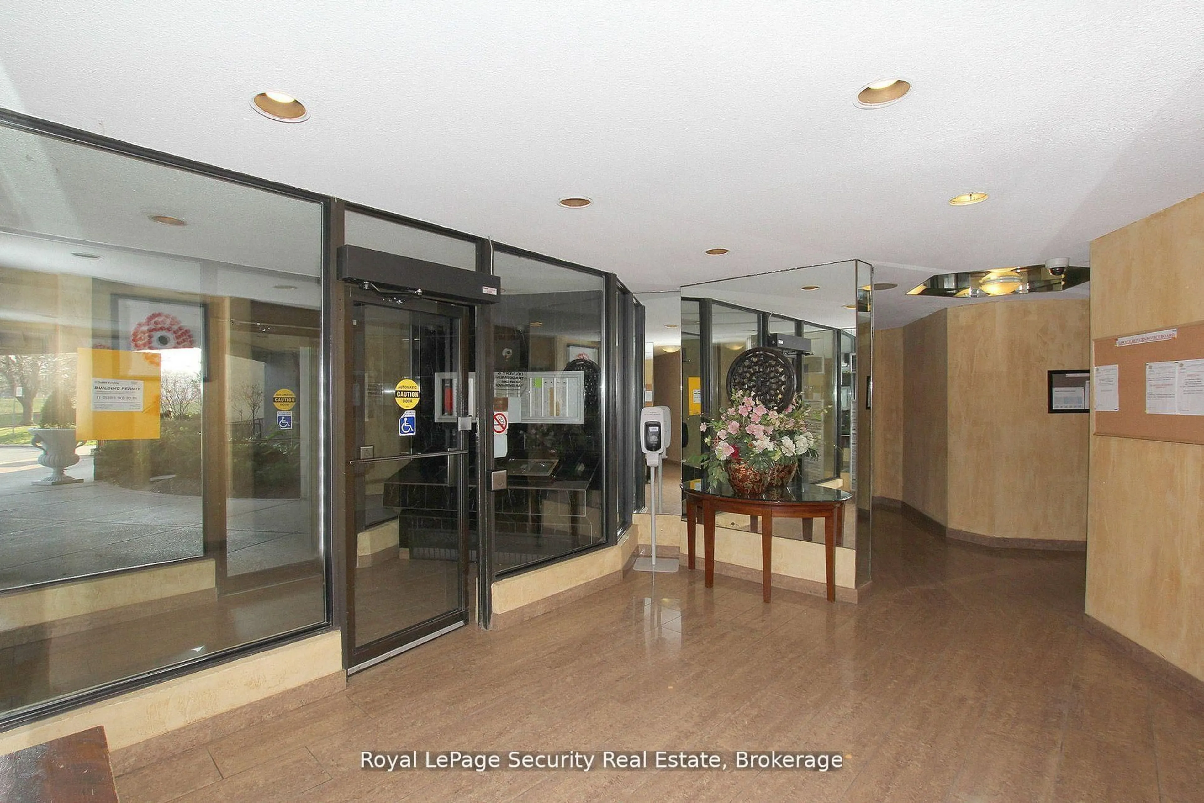 Indoor foyer for 10 Martha Eaton Way #2413, Toronto Ontario M6M 5B3