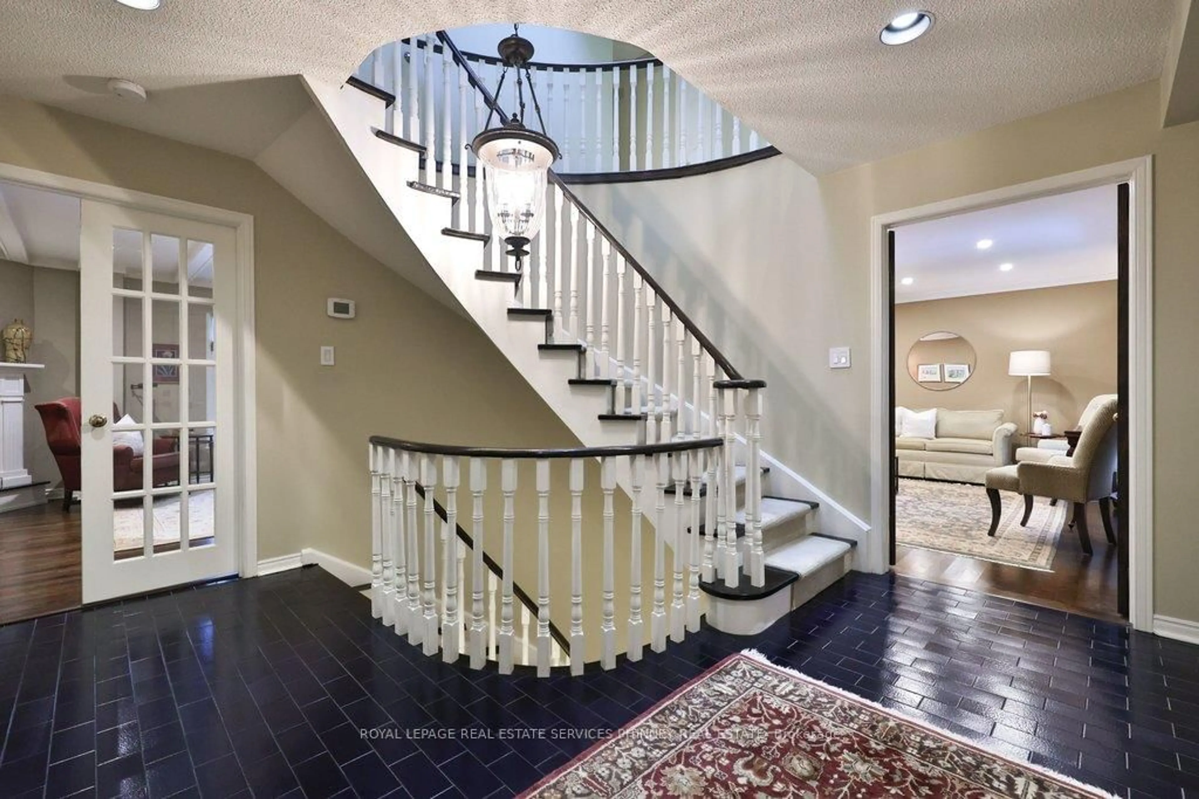 Unknown for 1048 Veroli Crt, Mississauga Ontario L5H 4B9