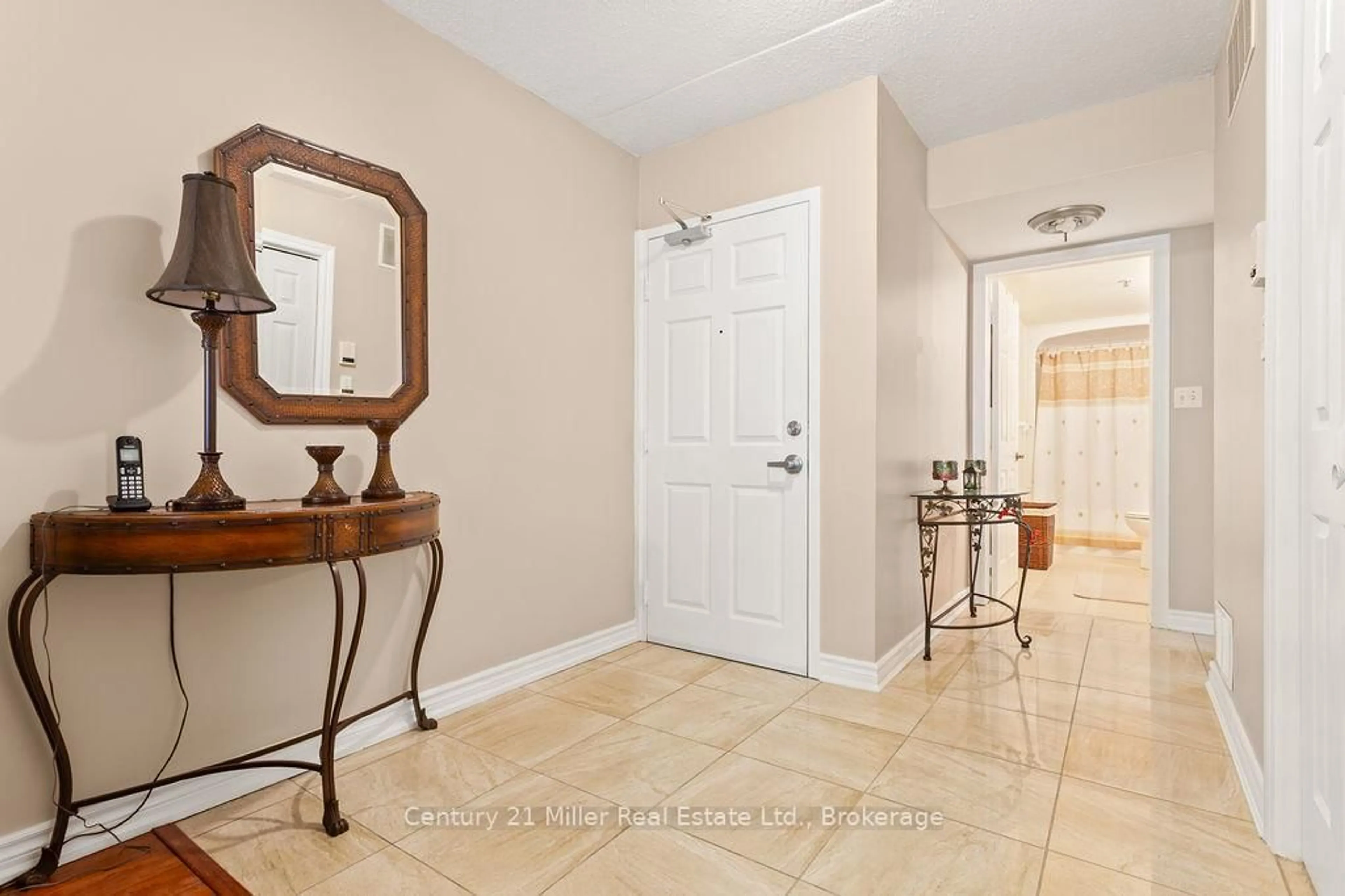 Indoor entryway for 1450 Bishops Gate #111, Oakville Ontario L6M 4N1