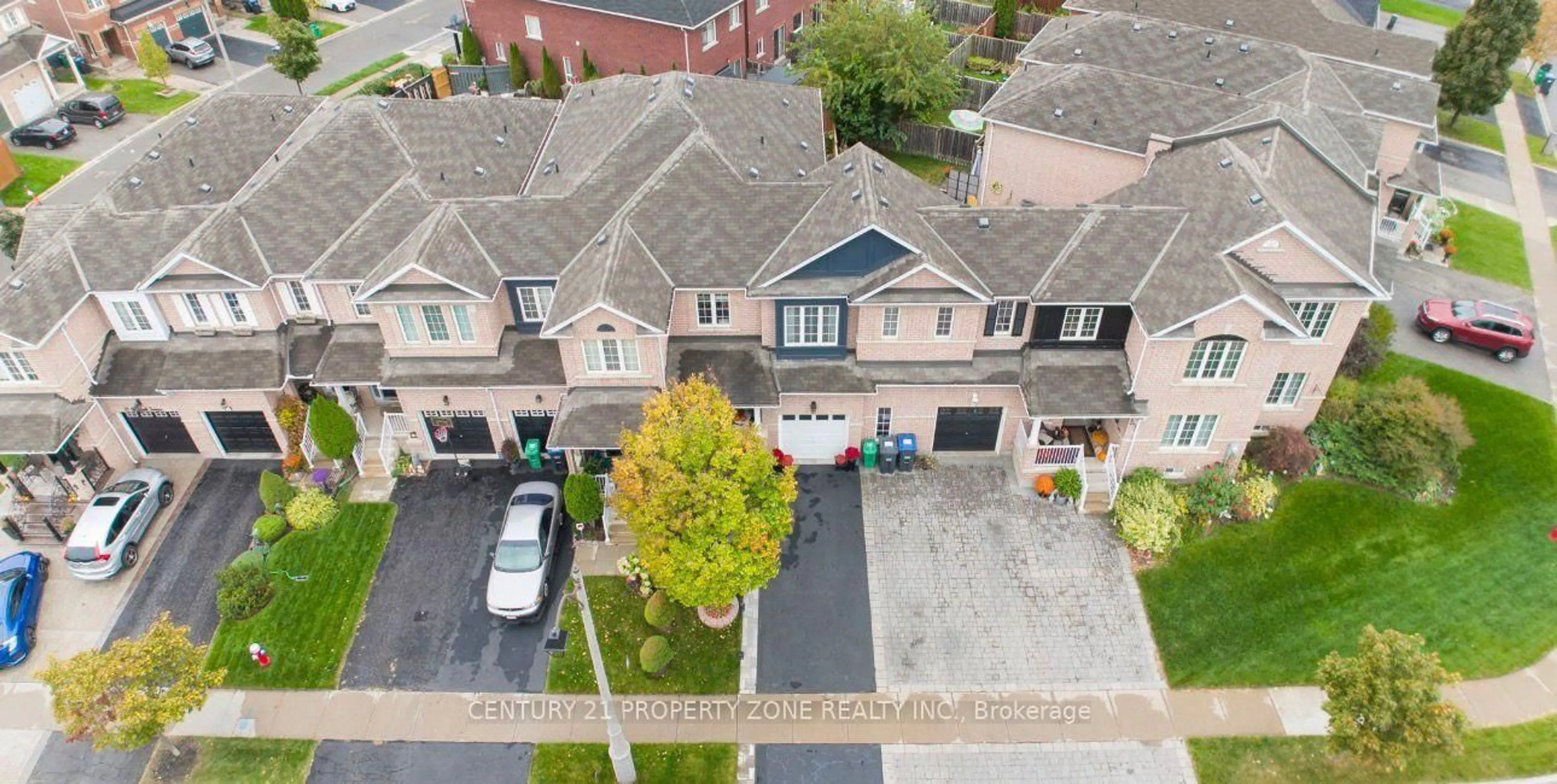 A pic from outside/outdoor area/front of a property/back of a property/a pic from drone, street for 83 Spicebush Terr, Brampton Ontario L6X 0J5
