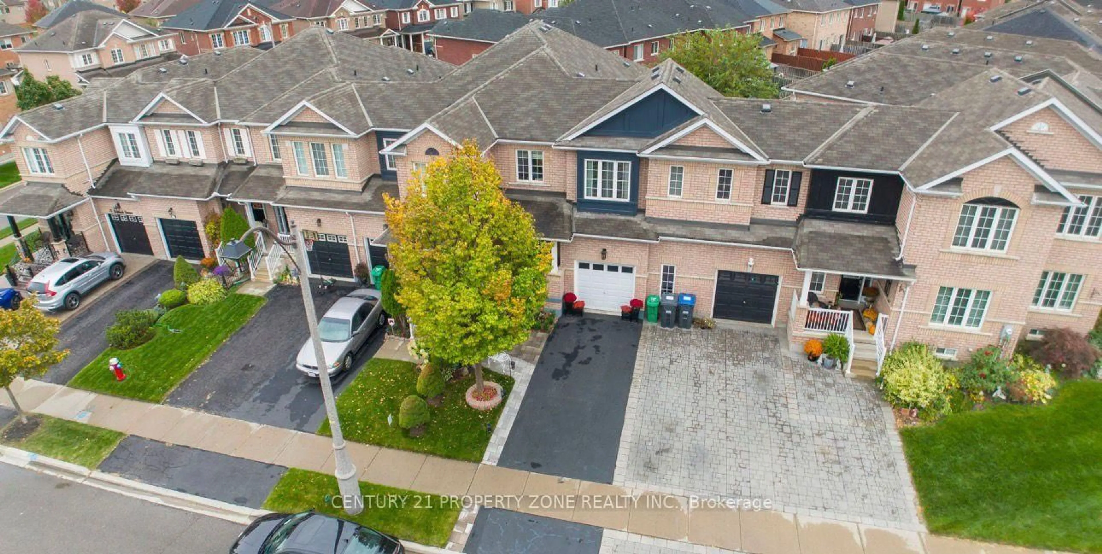 A pic from outside/outdoor area/front of a property/back of a property/a pic from drone, street for 83 Spicebush Terr, Brampton Ontario L6X 0J5