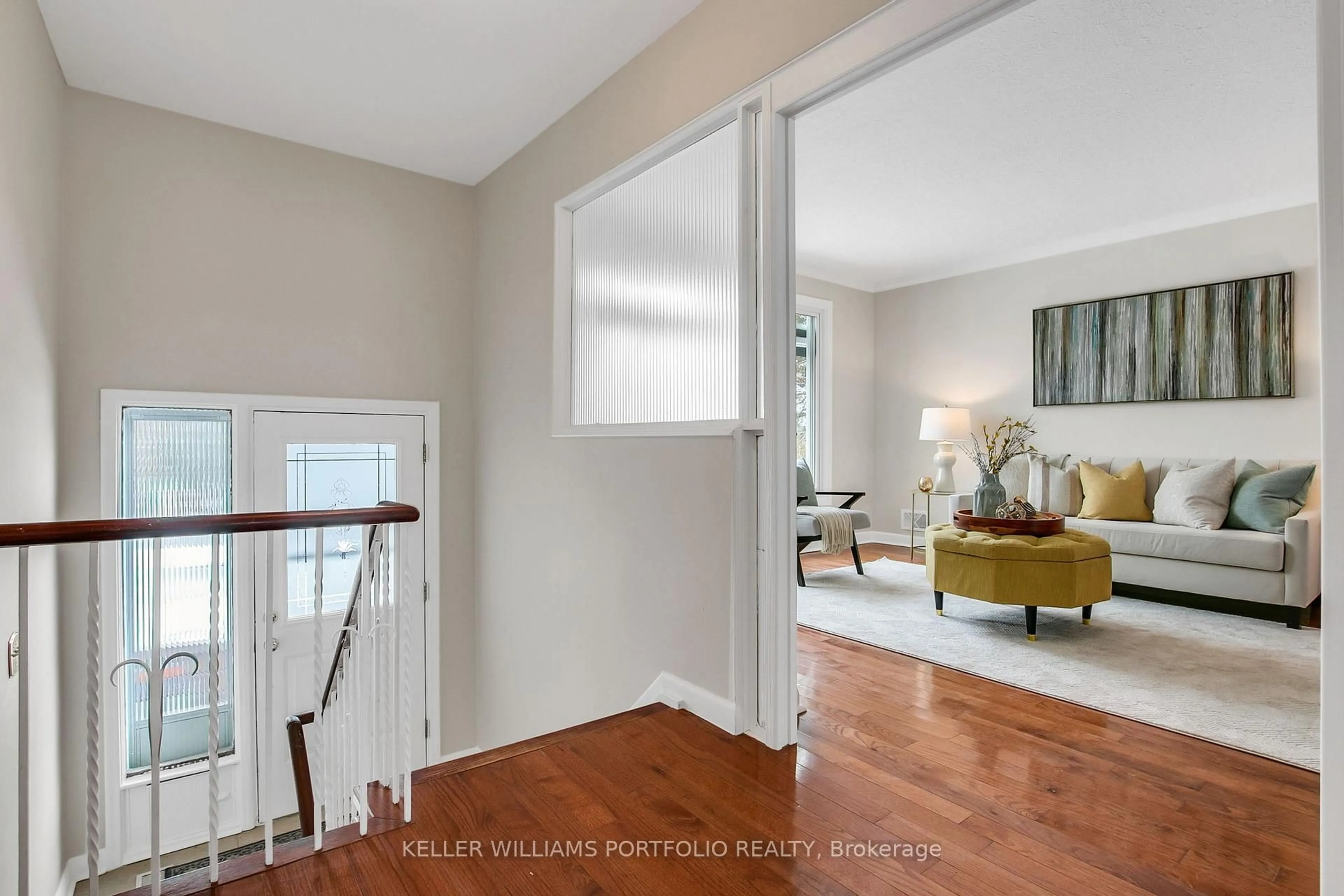 Indoor entryway for 4 Vickson Crt, Toronto Ontario M9B 1K6