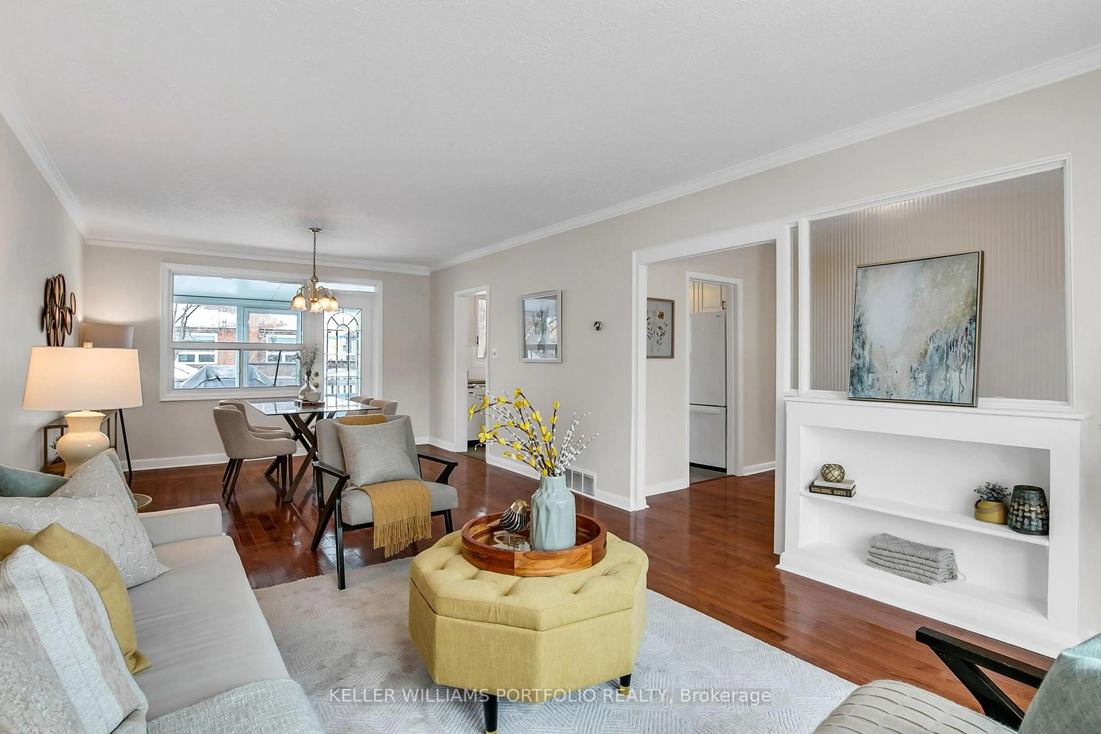 Living room with furniture, unknown for 4 Vickson Crt, Toronto Ontario M9B 1K6