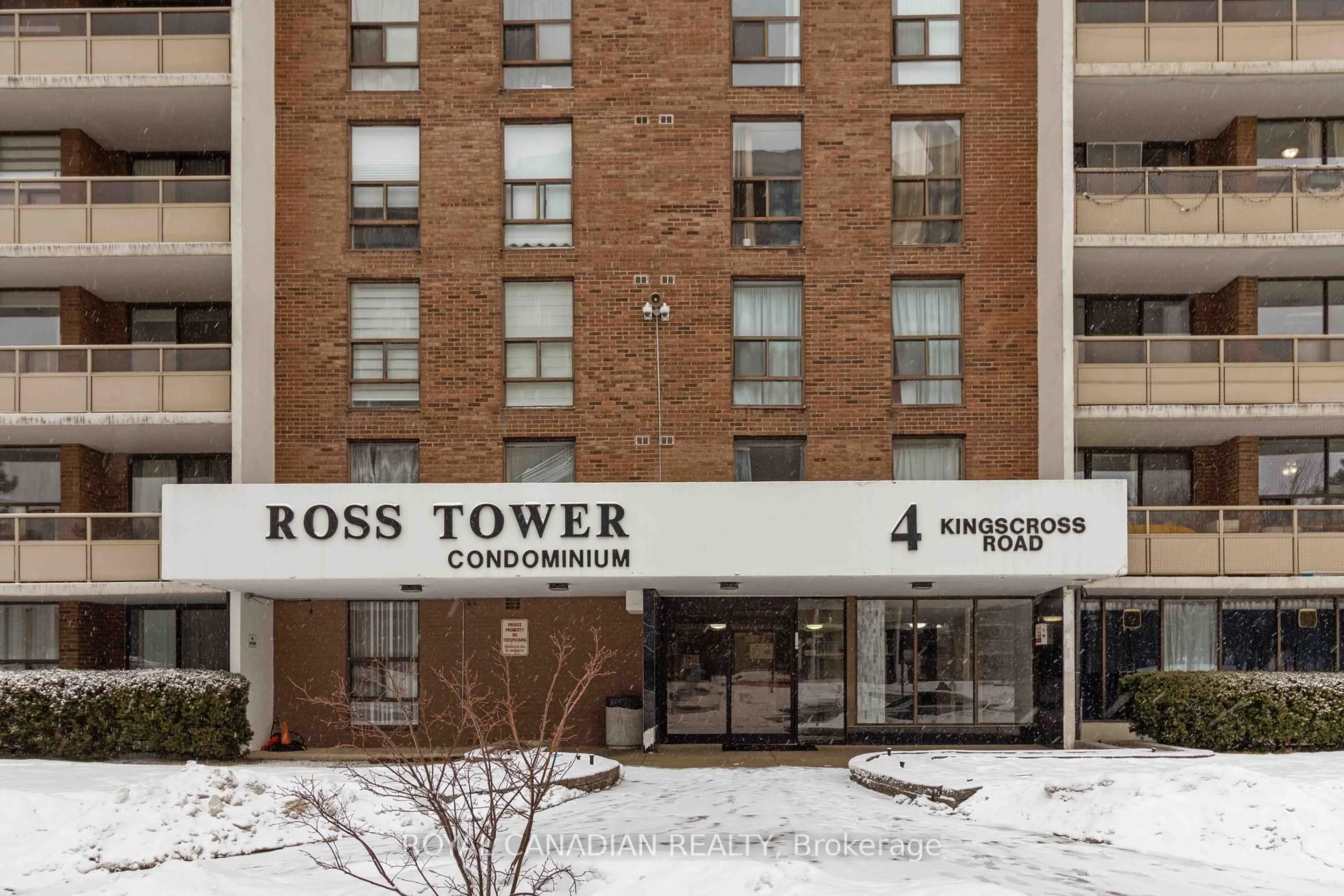 Indoor foyer for 4 Kings Cross Rd #1201, Brampton Ontario L6T 3X8