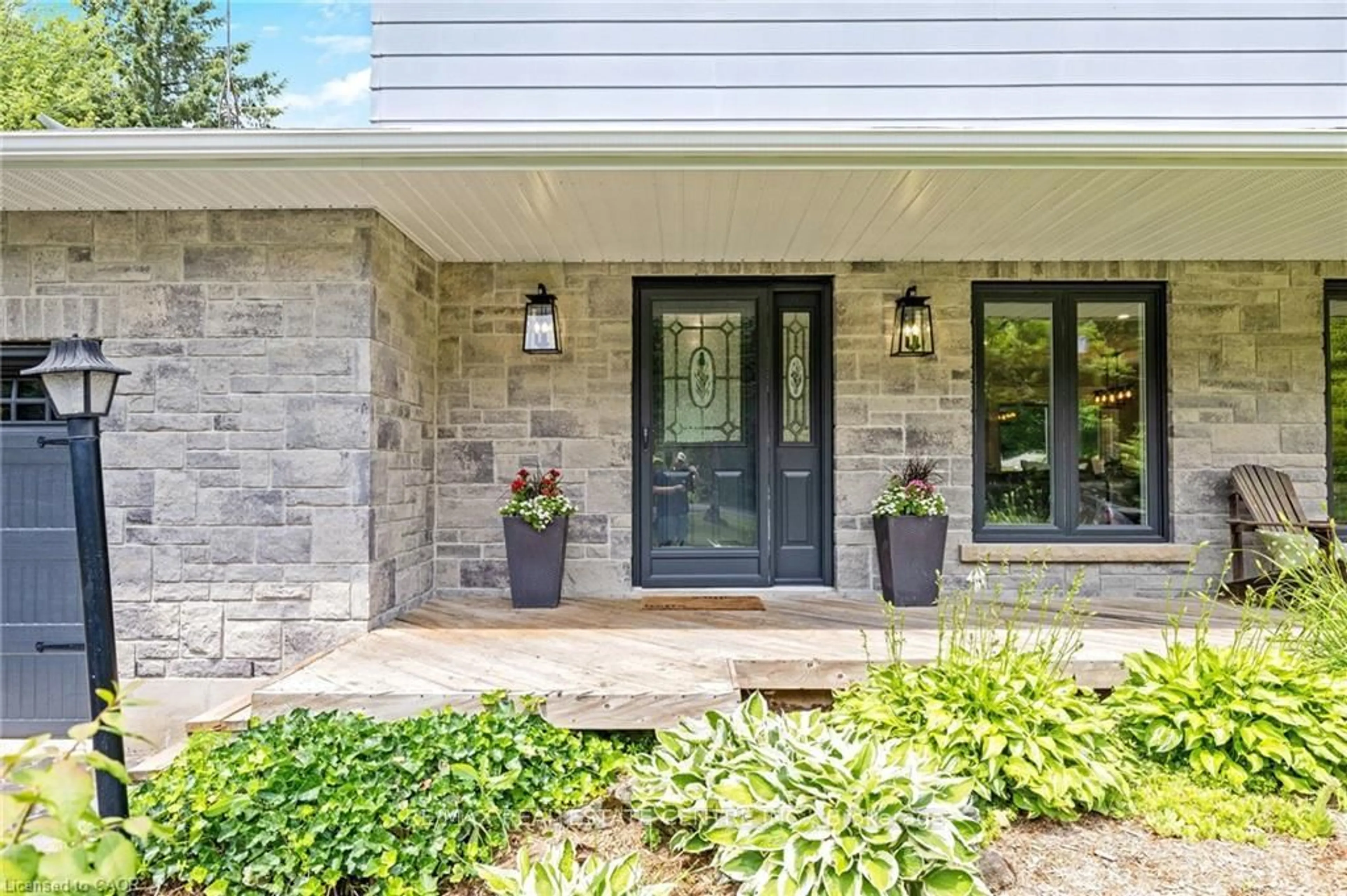 Indoor entryway for 3083 Limestone Rd, Milton Ontario L0P 1B0
