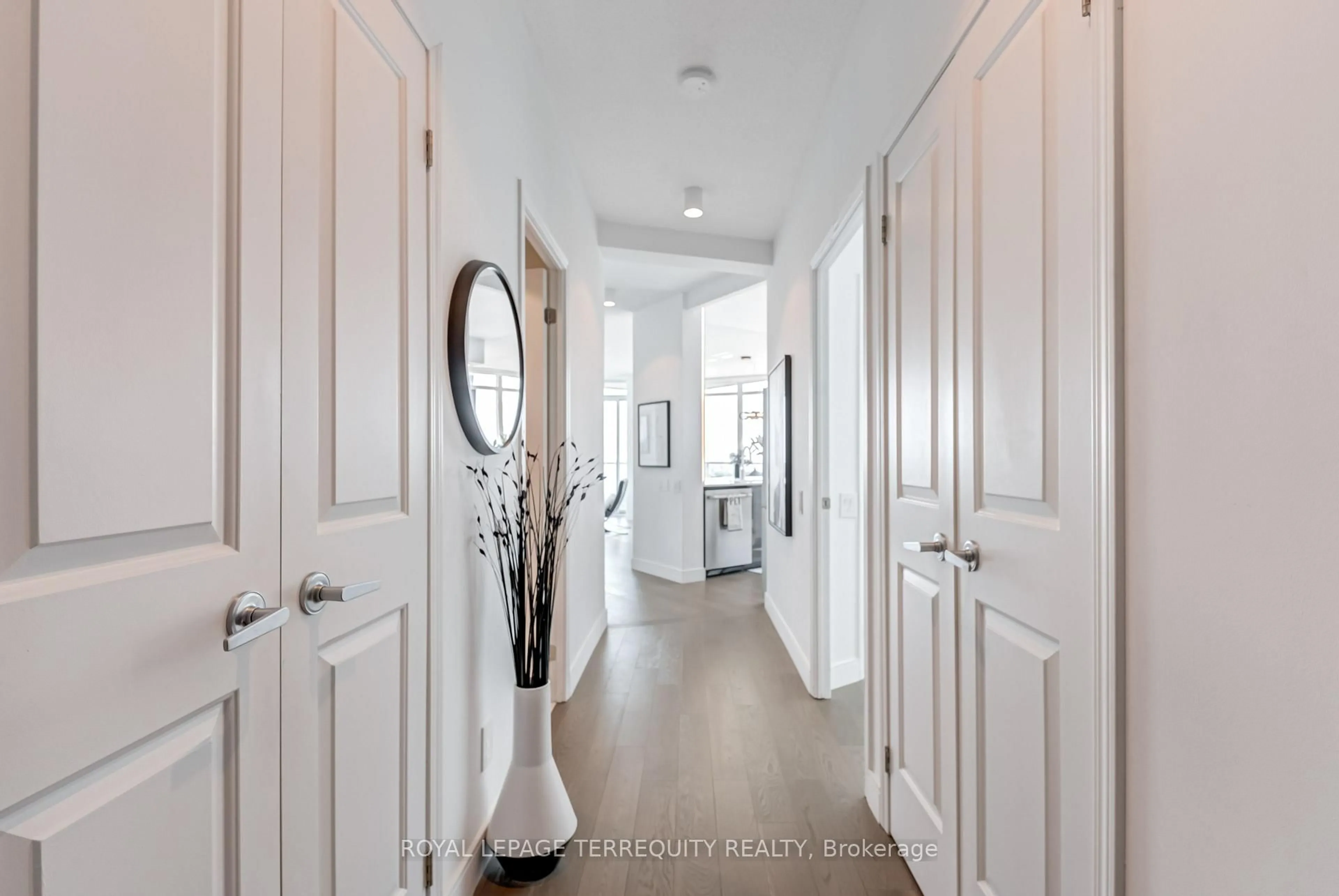 Indoor entryway for 15 Windermere Ave #1210, Toronto Ontario M6S 5A2