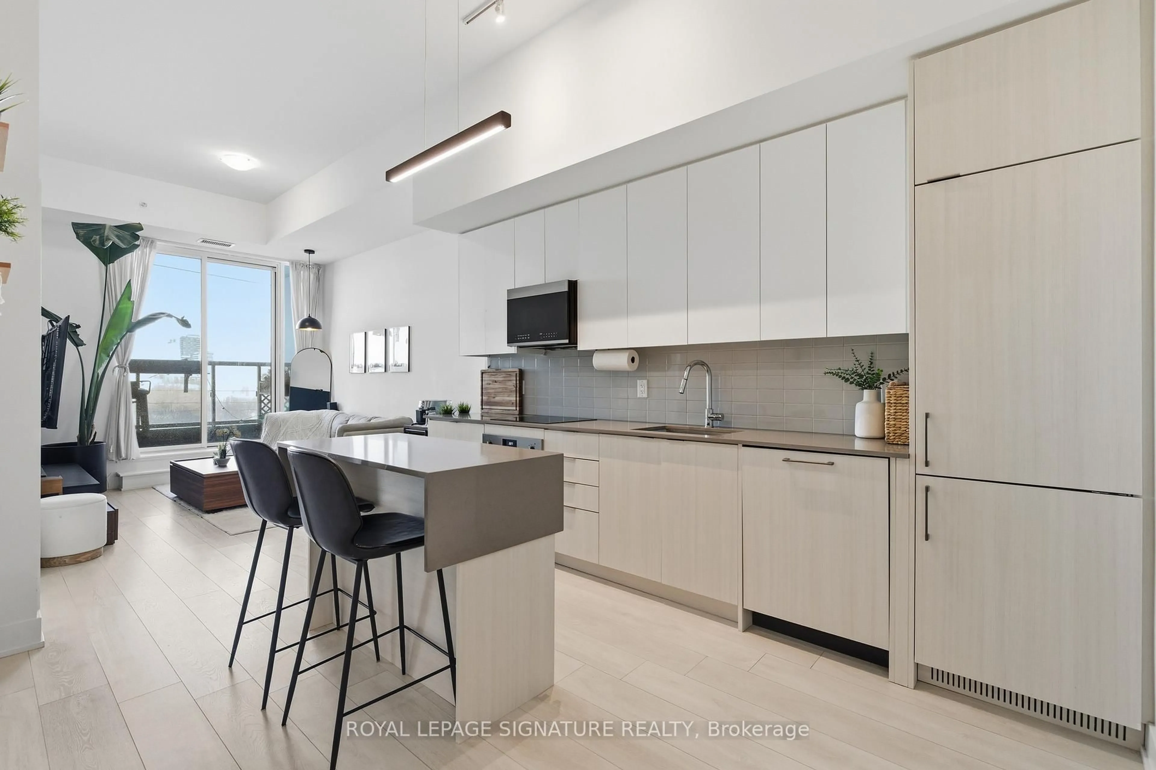 Open concept kitchen, ceramic/tile floor for 2489 Taunton Rd #214, Oakville Ontario L6H 3R9