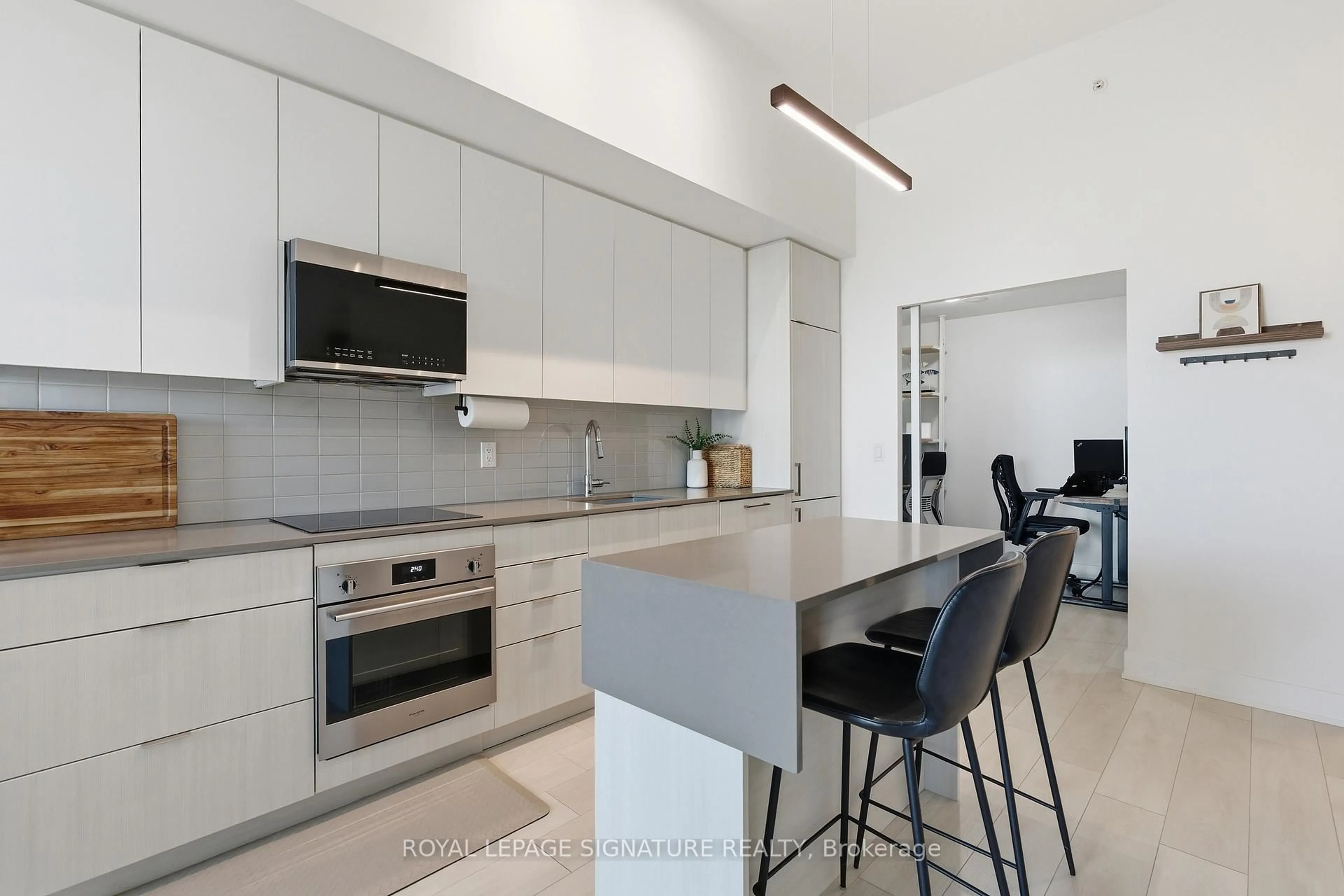 Contemporary kitchen, unknown for 2489 Taunton Rd #214, Oakville Ontario L6H 3R9