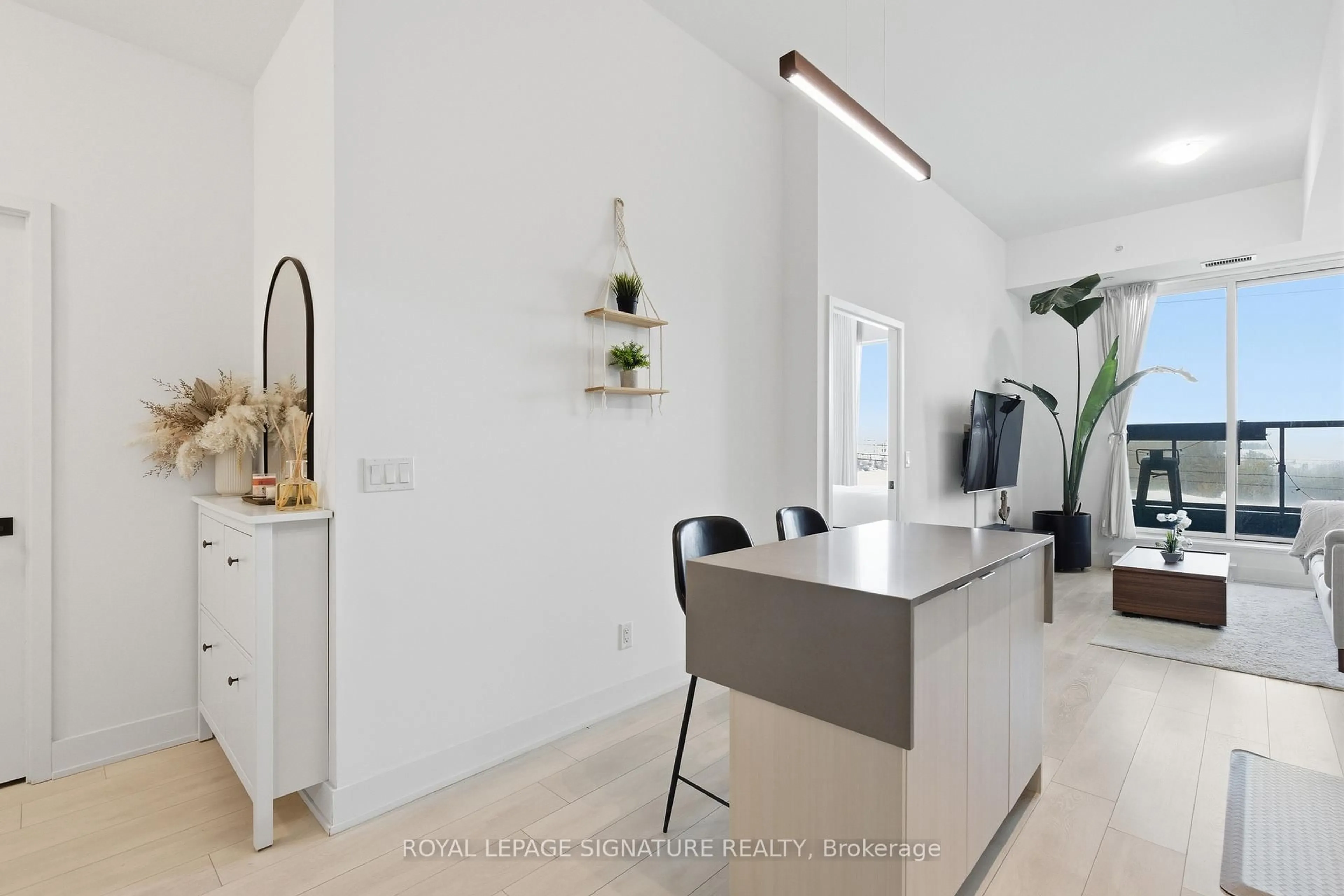 Unknown for 2489 Taunton Rd #214, Oakville Ontario L6H 3R9