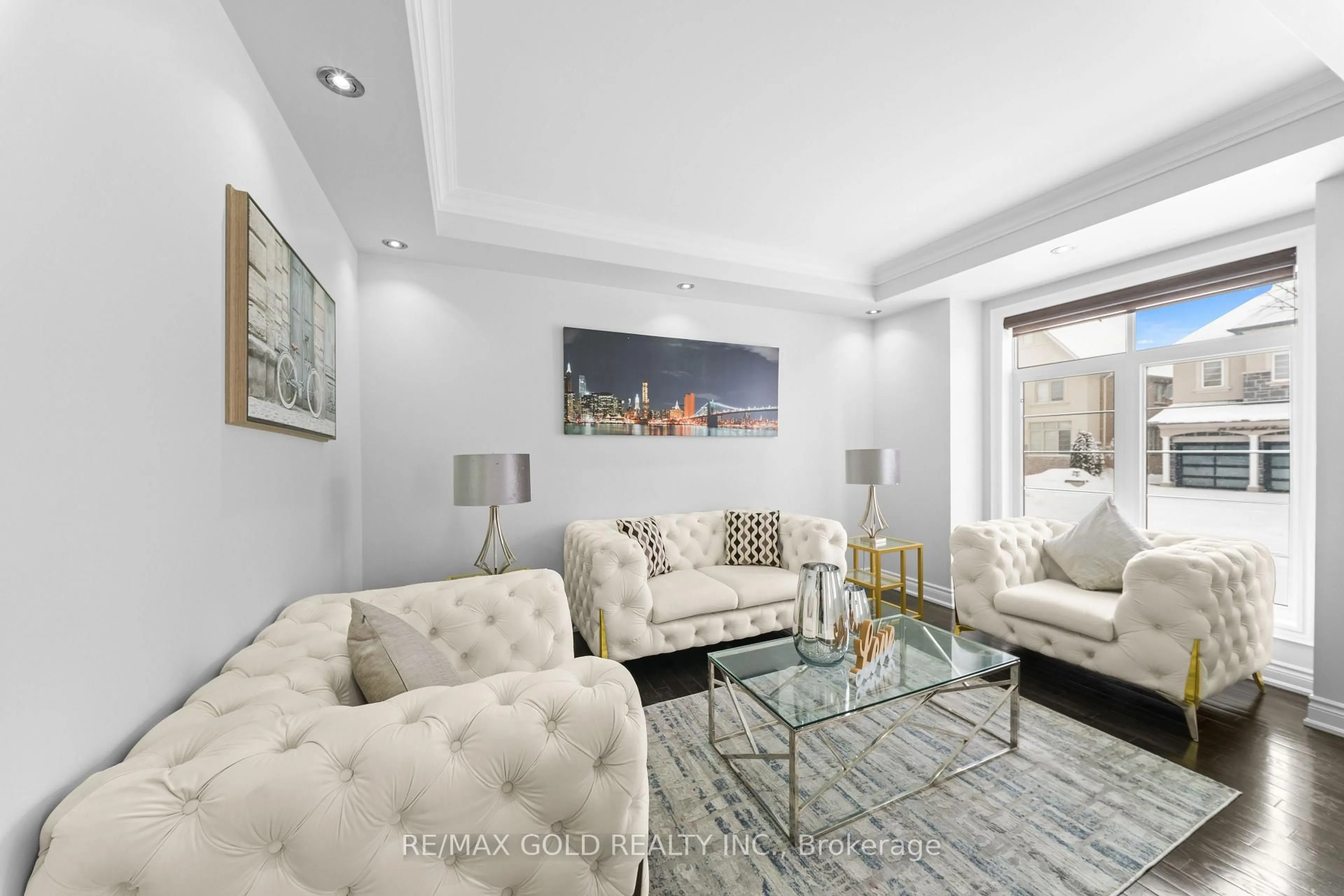 Living room with furniture, unknown for 62 Bakersfield Rd, Brampton Ontario L6P 3Y5