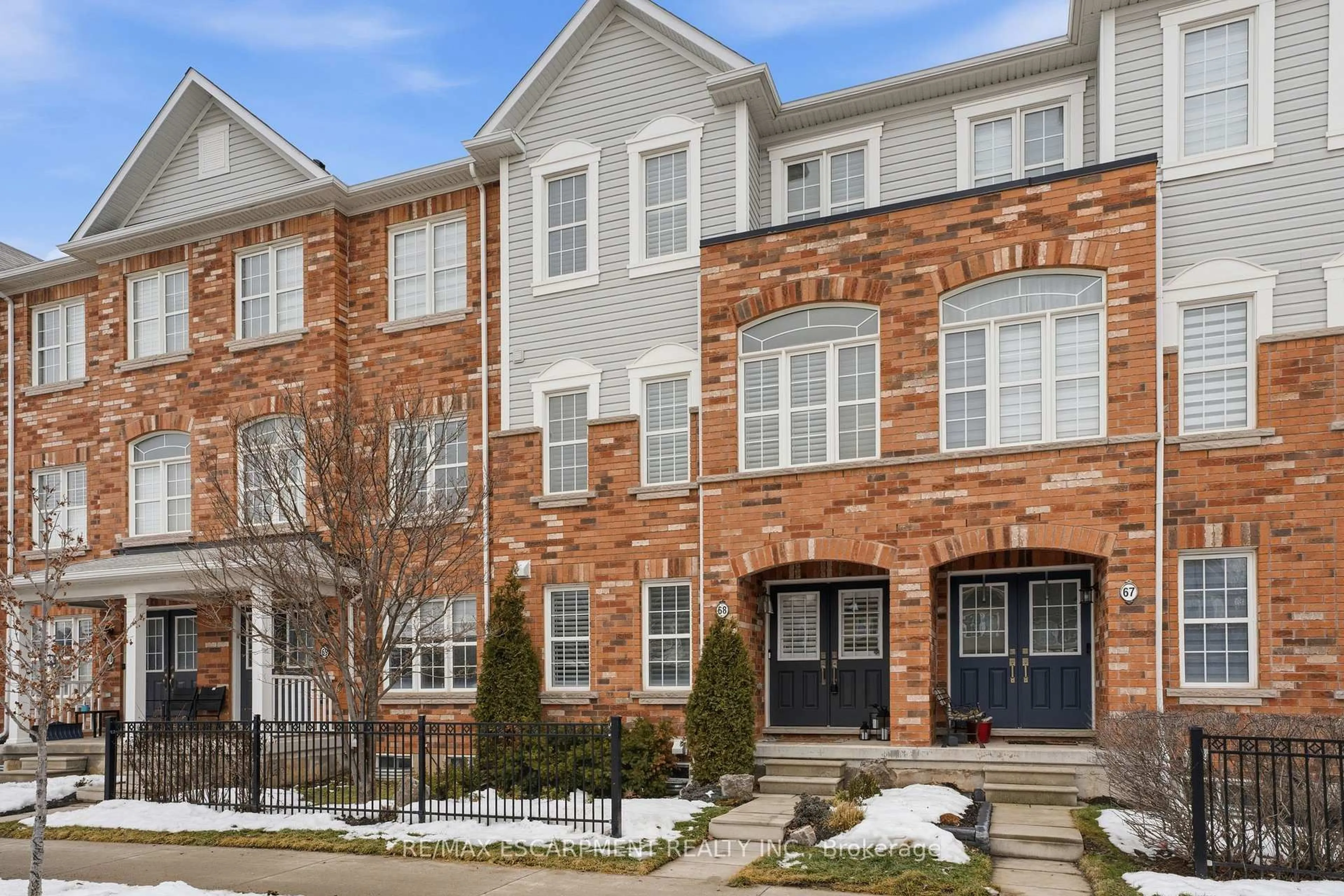 Home with brick exterior material, street for 4823 Thomas Alton Blvd #68, Burlington Ontario L7M 0V2