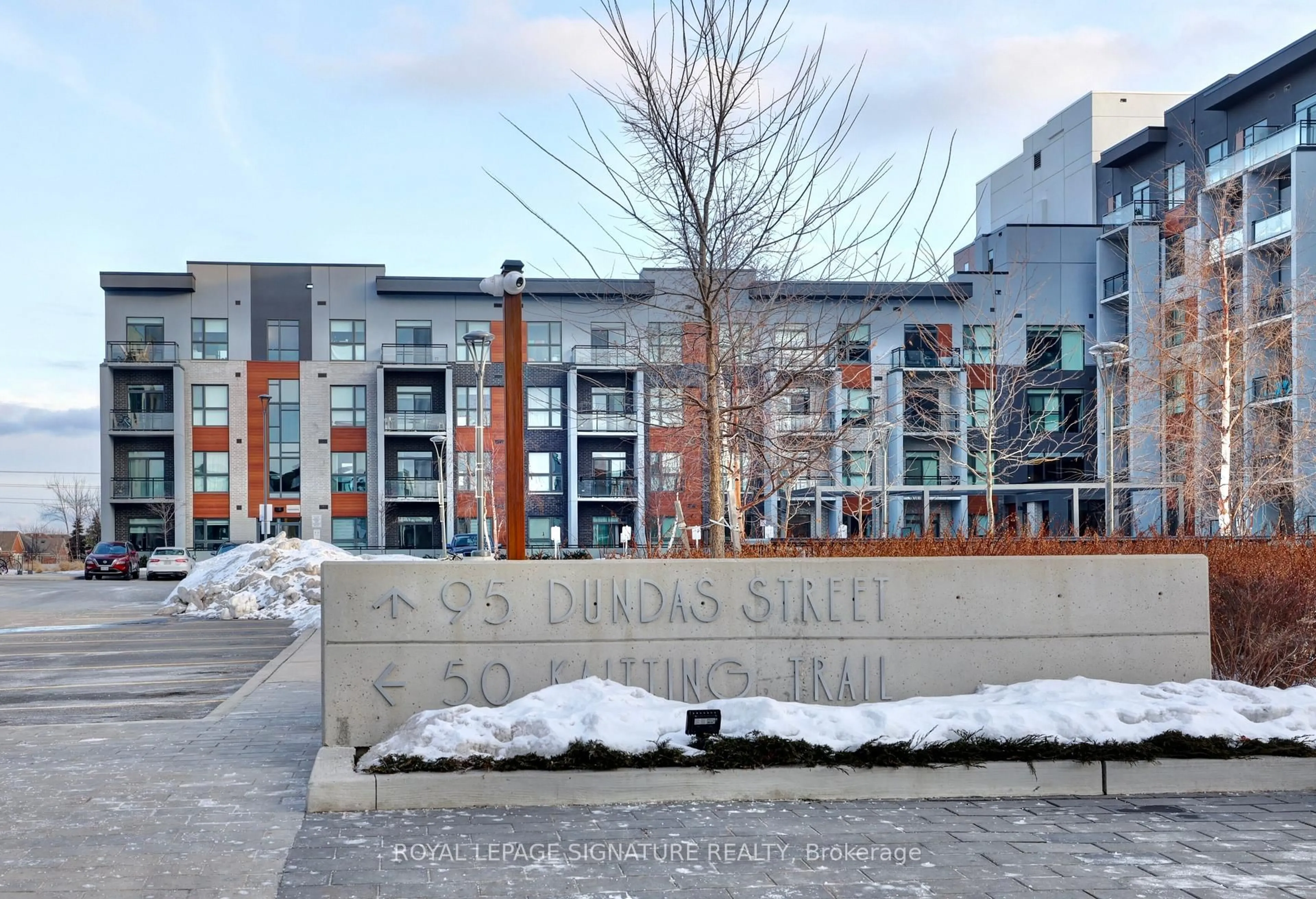 Unknown for 95 Dundas St #109, Oakville Ontario L6M 5N4